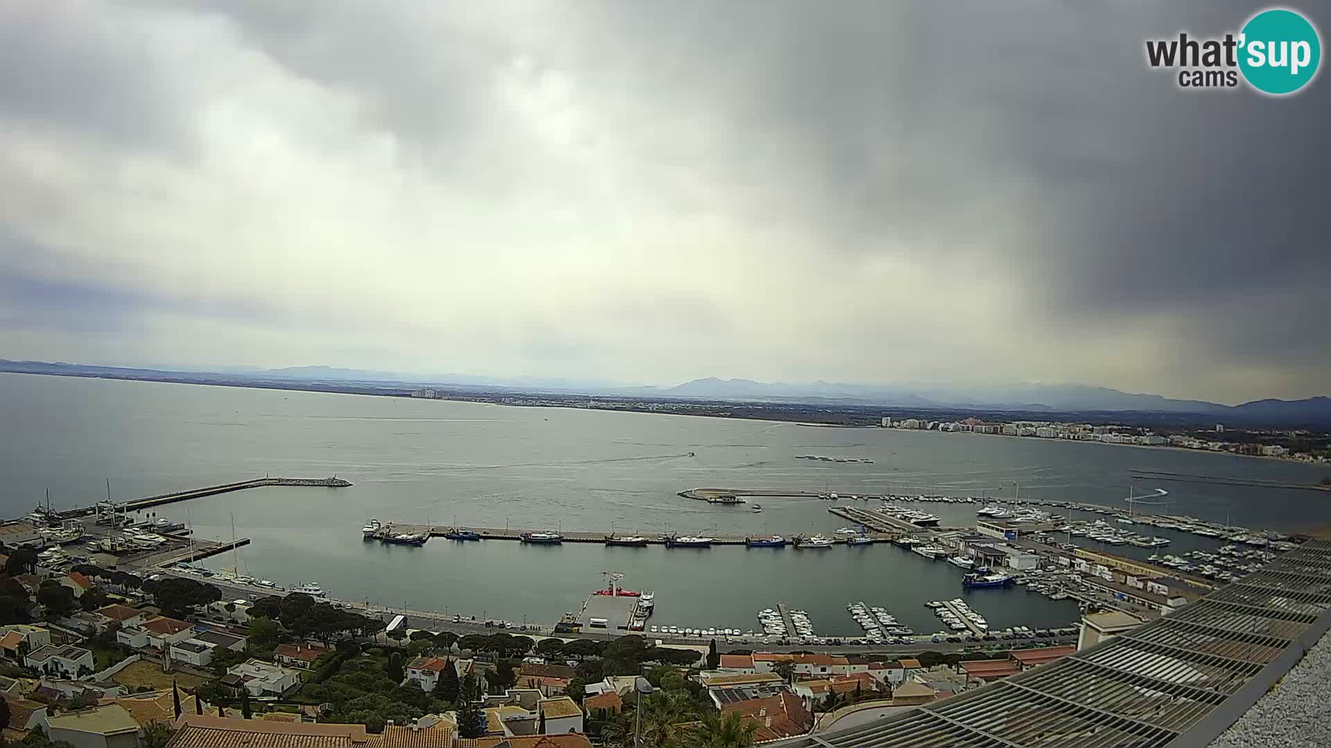 Roses – Puerto pesquero  y la bahía de Roses