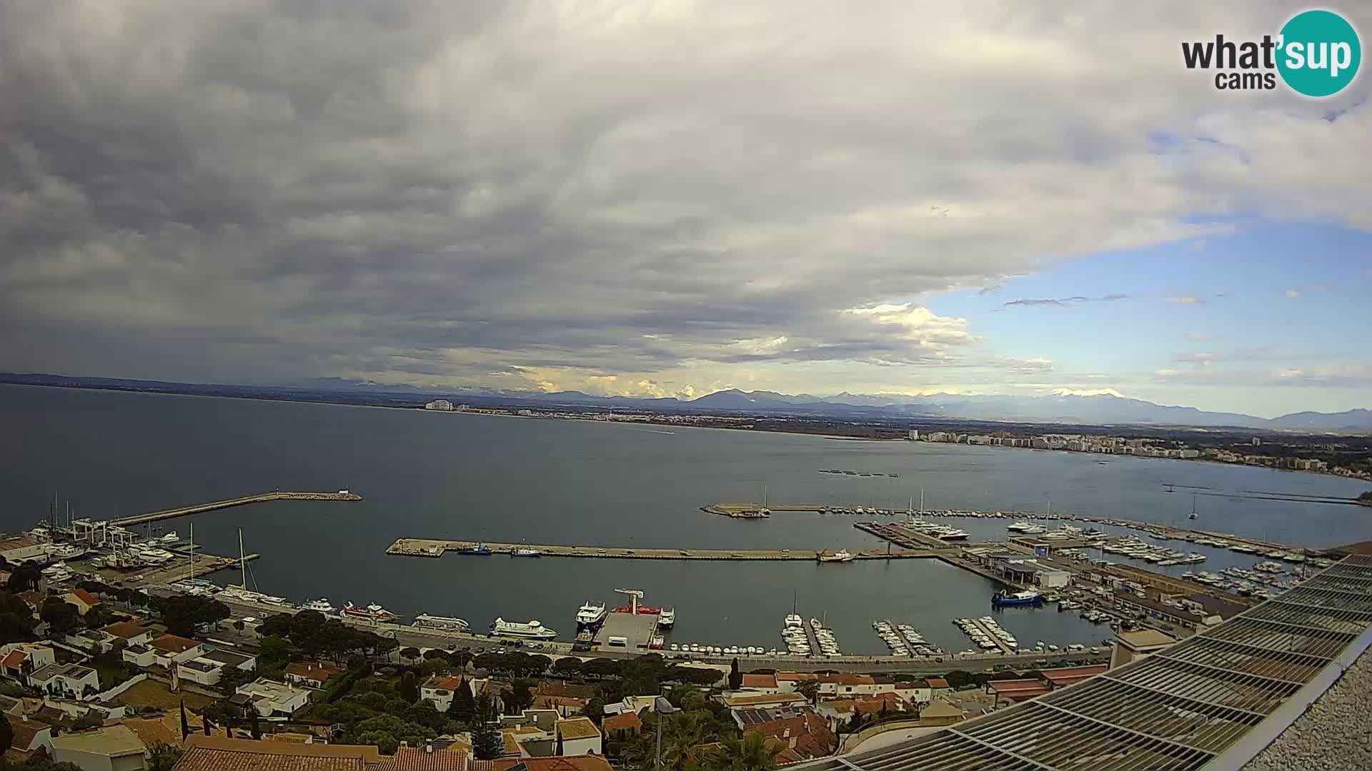 Roses – Puerto pesquero  y la bahía de Roses