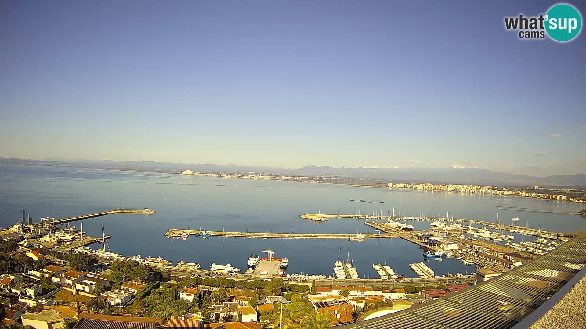Livecam Hafen Roses –  Fischereihafen und die Bucht