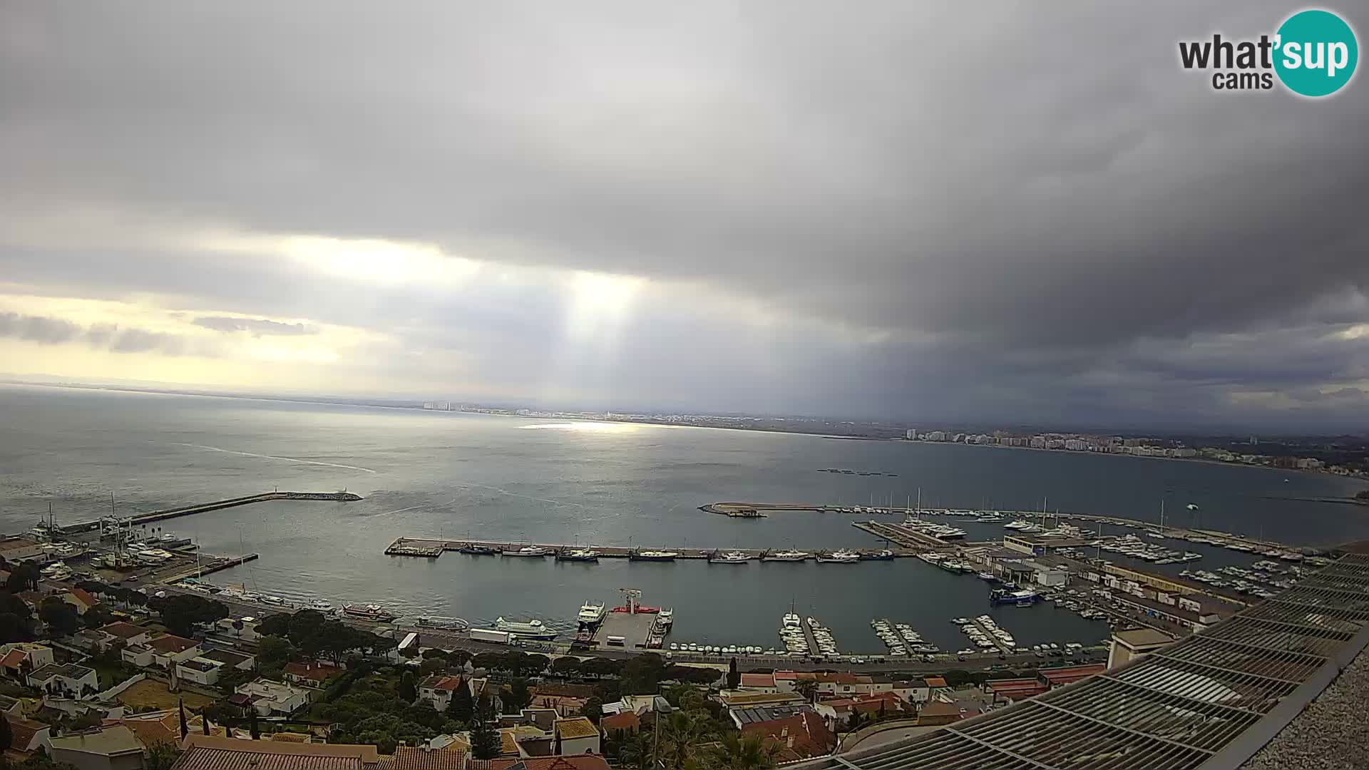 Livecam Hafen Roses –  Fischereihafen und die Bucht