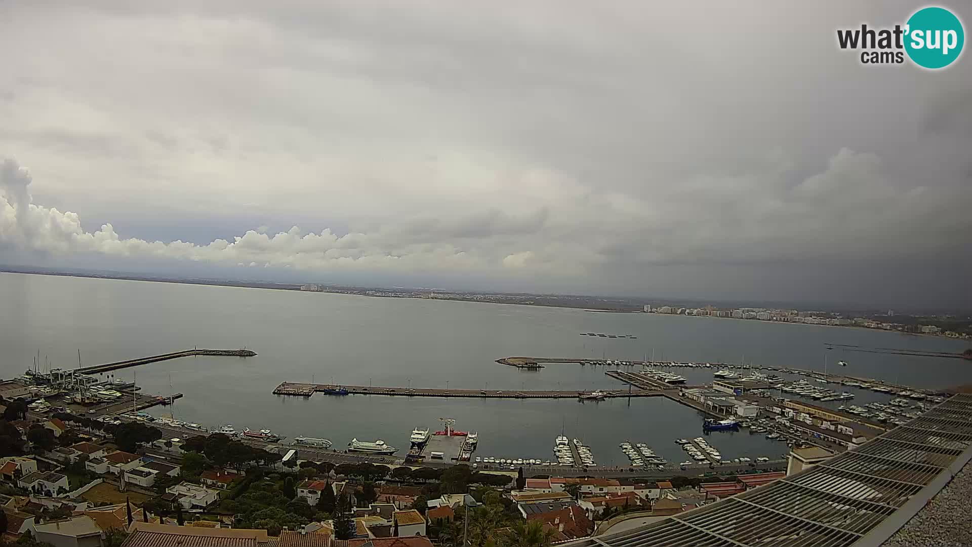 Livecam Hafen Roses –  Fischereihafen und die Bucht