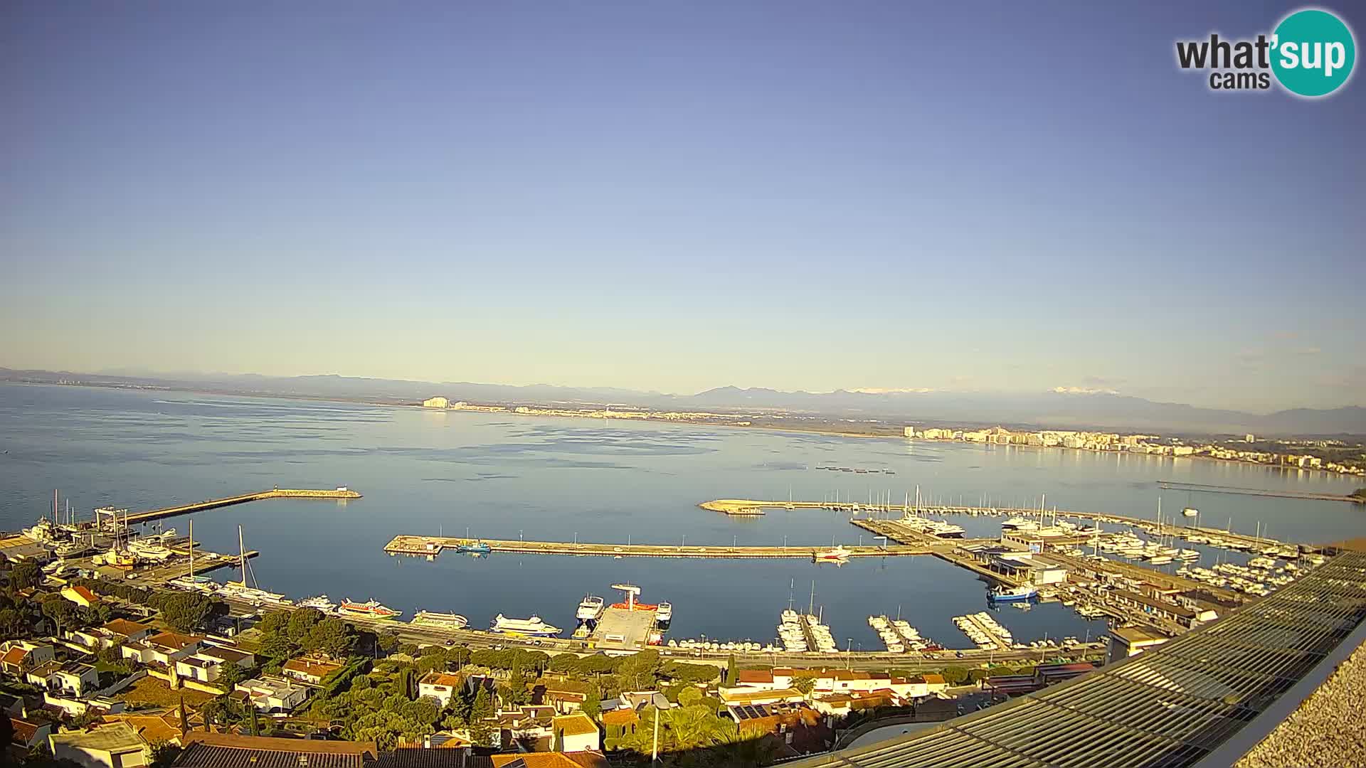 Roses – Puerto pesquero  y la bahía de Roses