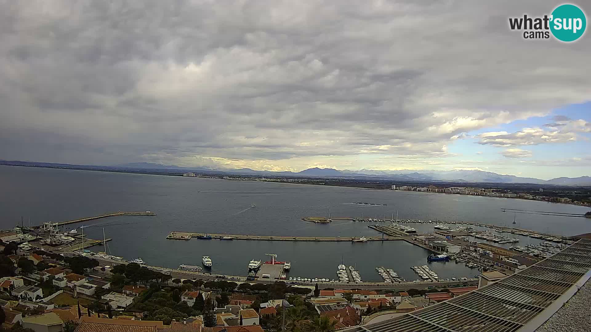 Roses – Puerto pesquero  y la bahía de Roses