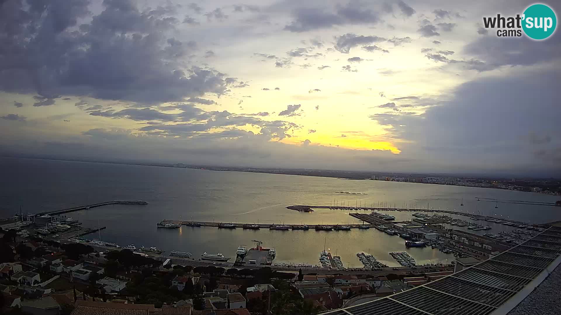 Livecam Hafen Roses –  Fischereihafen und die Bucht