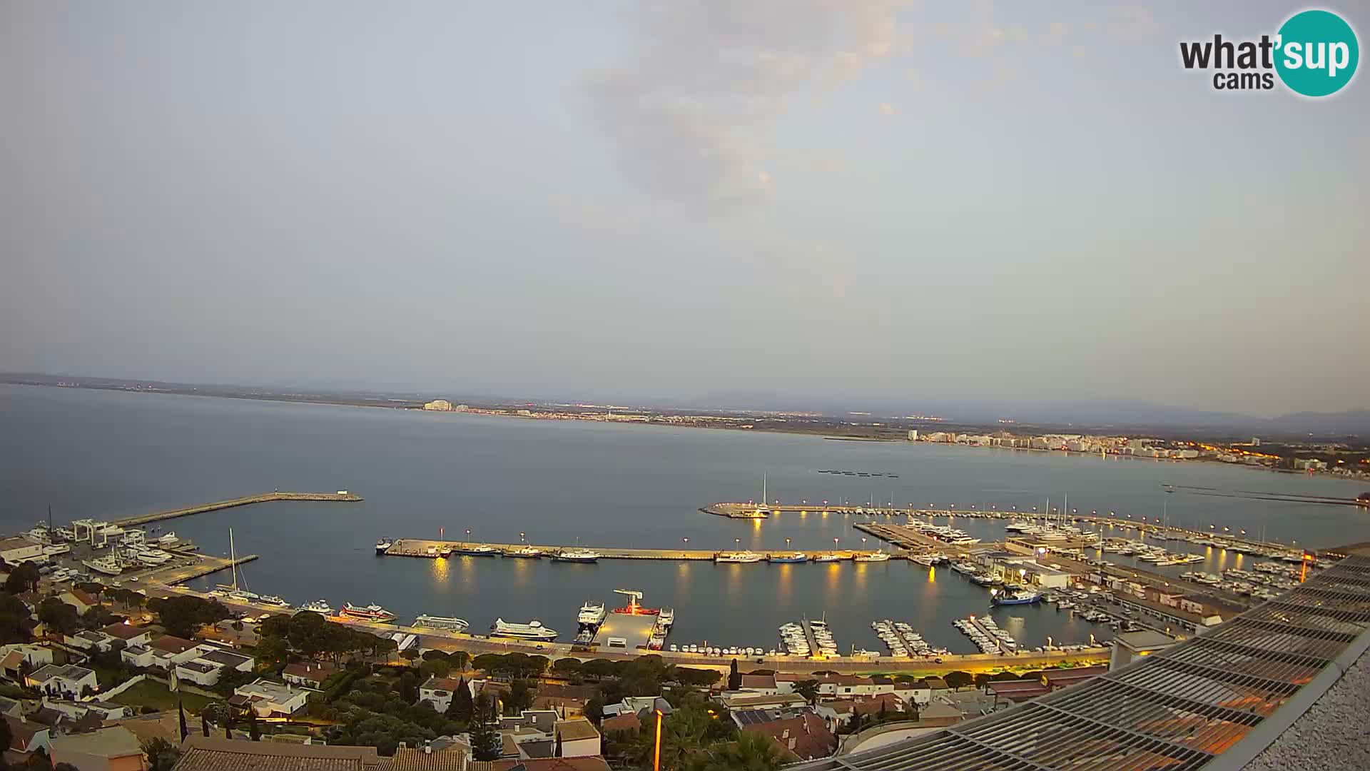 Livecam Hafen Roses –  Fischereihafen und die Bucht