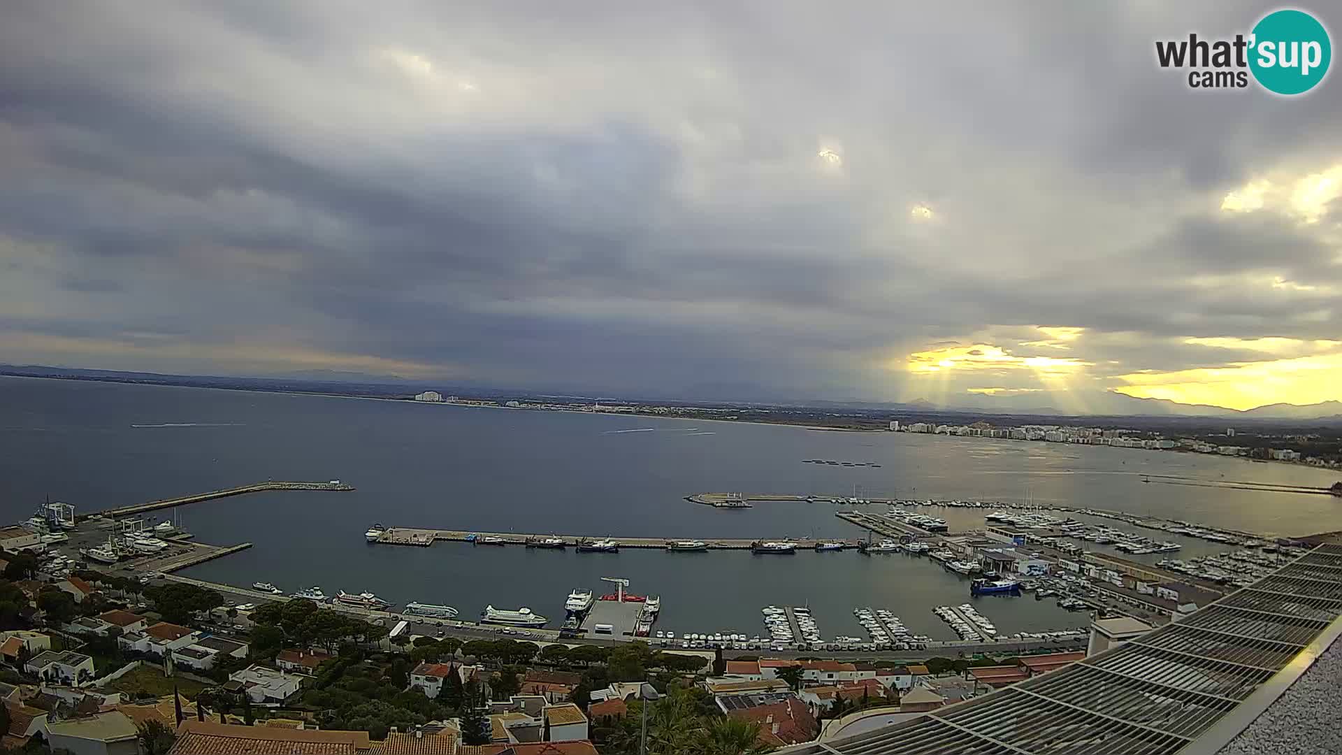 Roses – Puerto pesquero  y la bahía de Roses