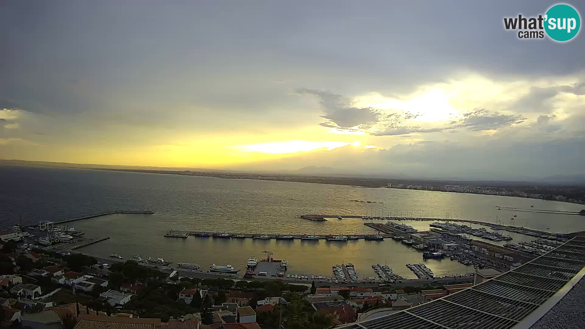 Livecam Hafen Roses –  Fischereihafen und die Bucht