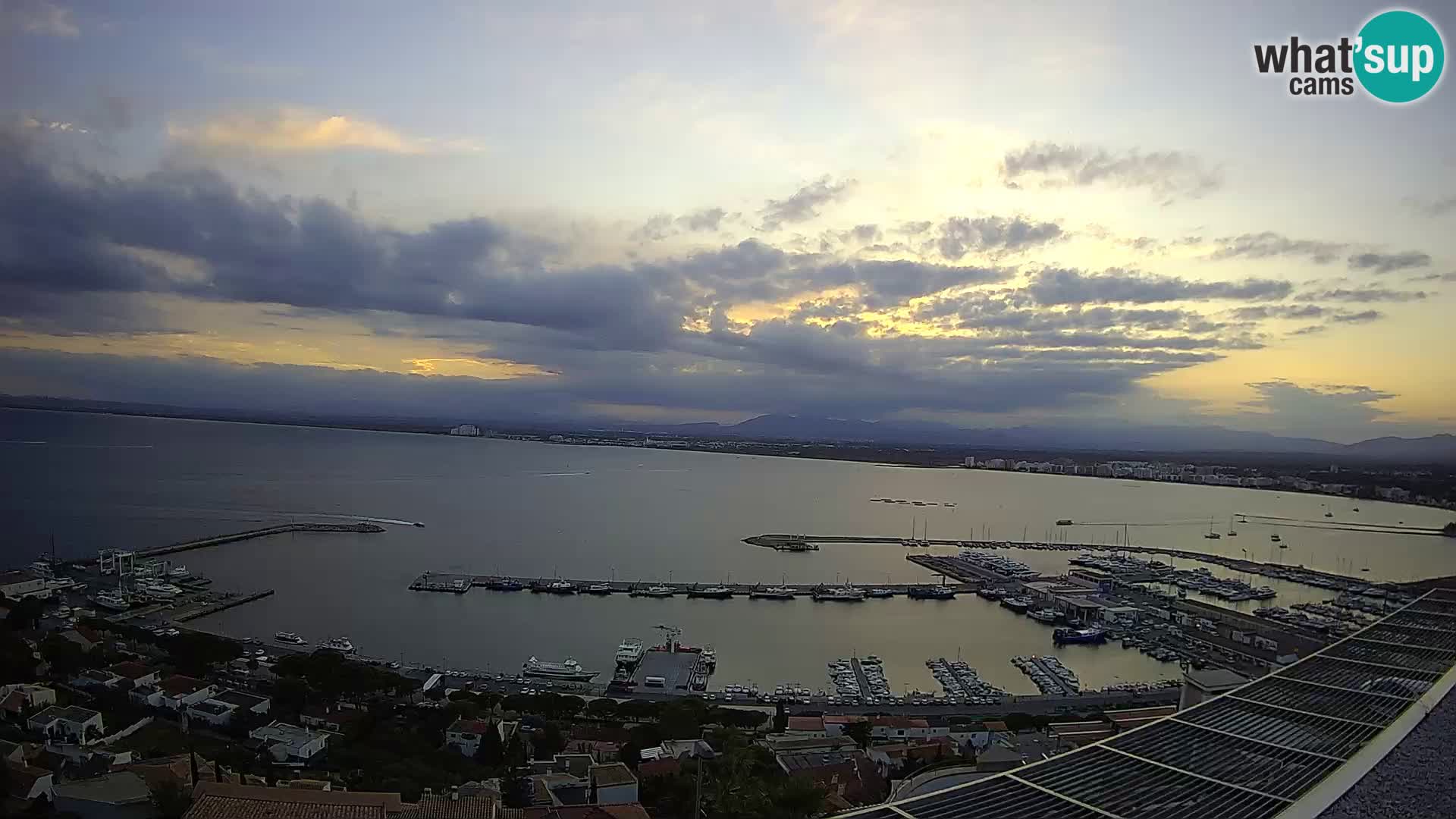 Livecam Hafen Roses –  Fischereihafen und die Bucht