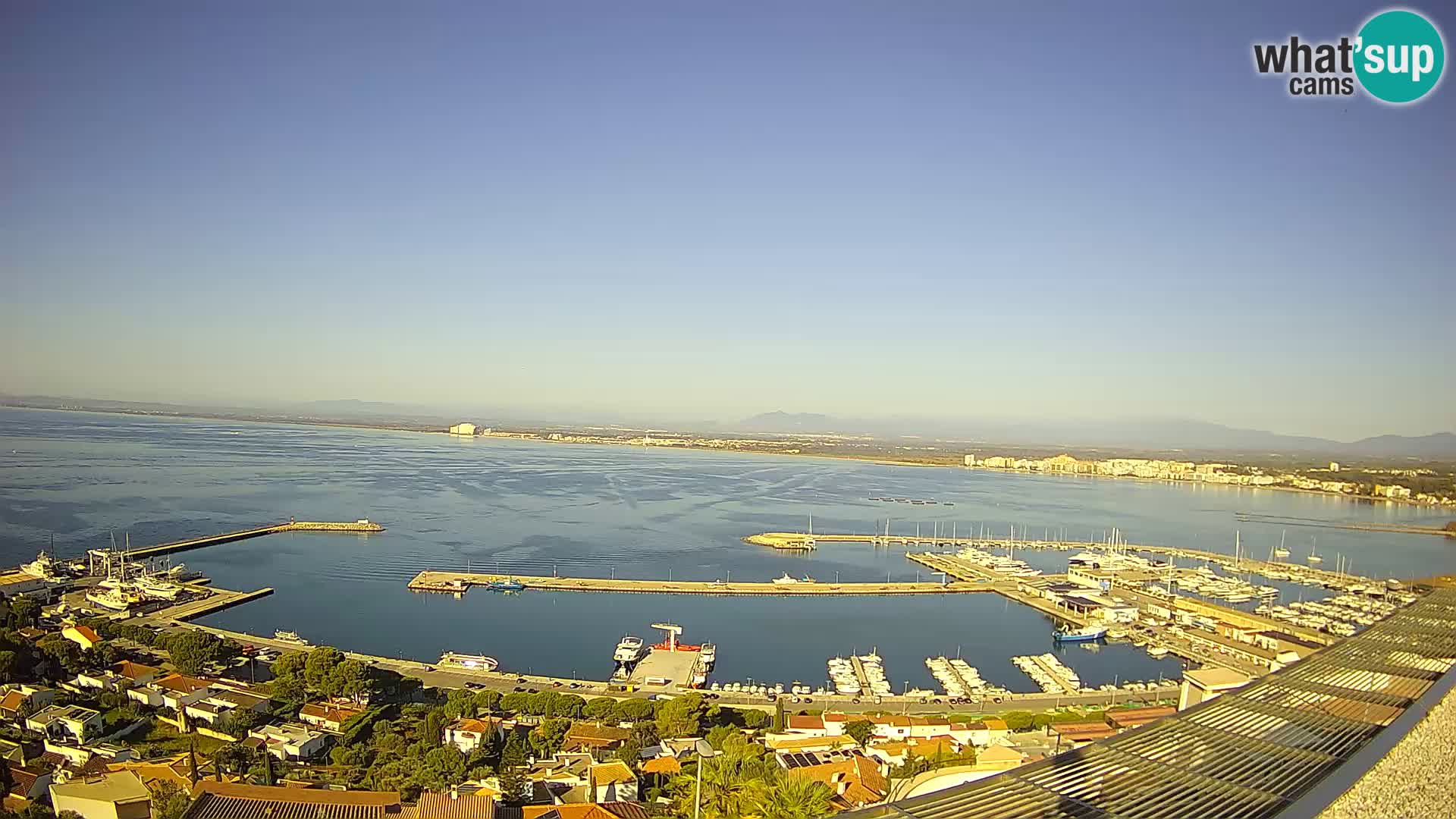 Livecam Hafen Roses –  Fischereihafen und die Bucht