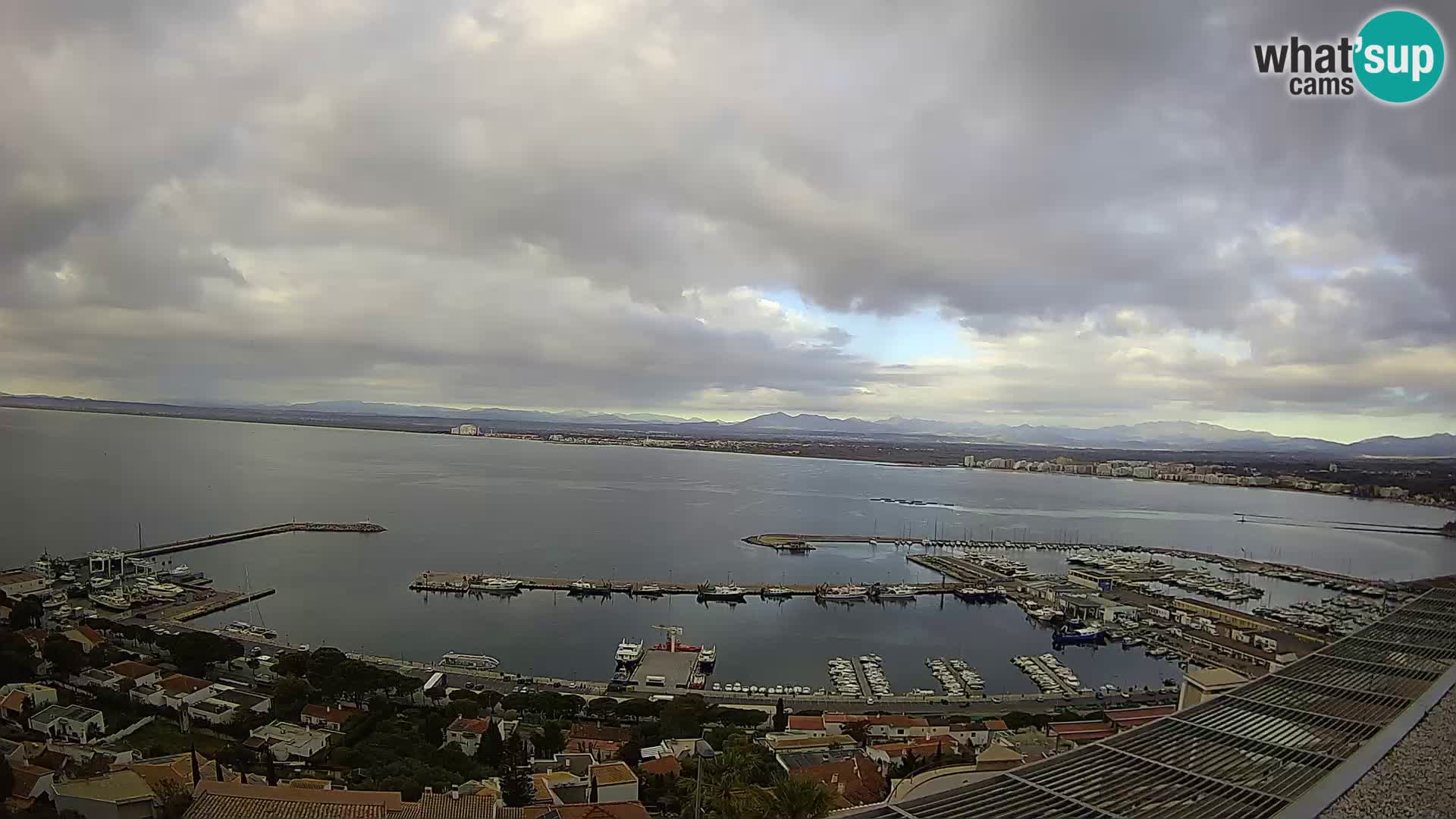 Roses – Puerto pesquero  y la bahía de Roses