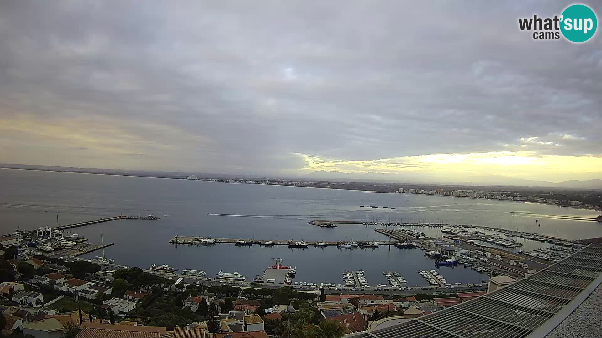 Roses – Puerto pesquero  y la bahía de Roses