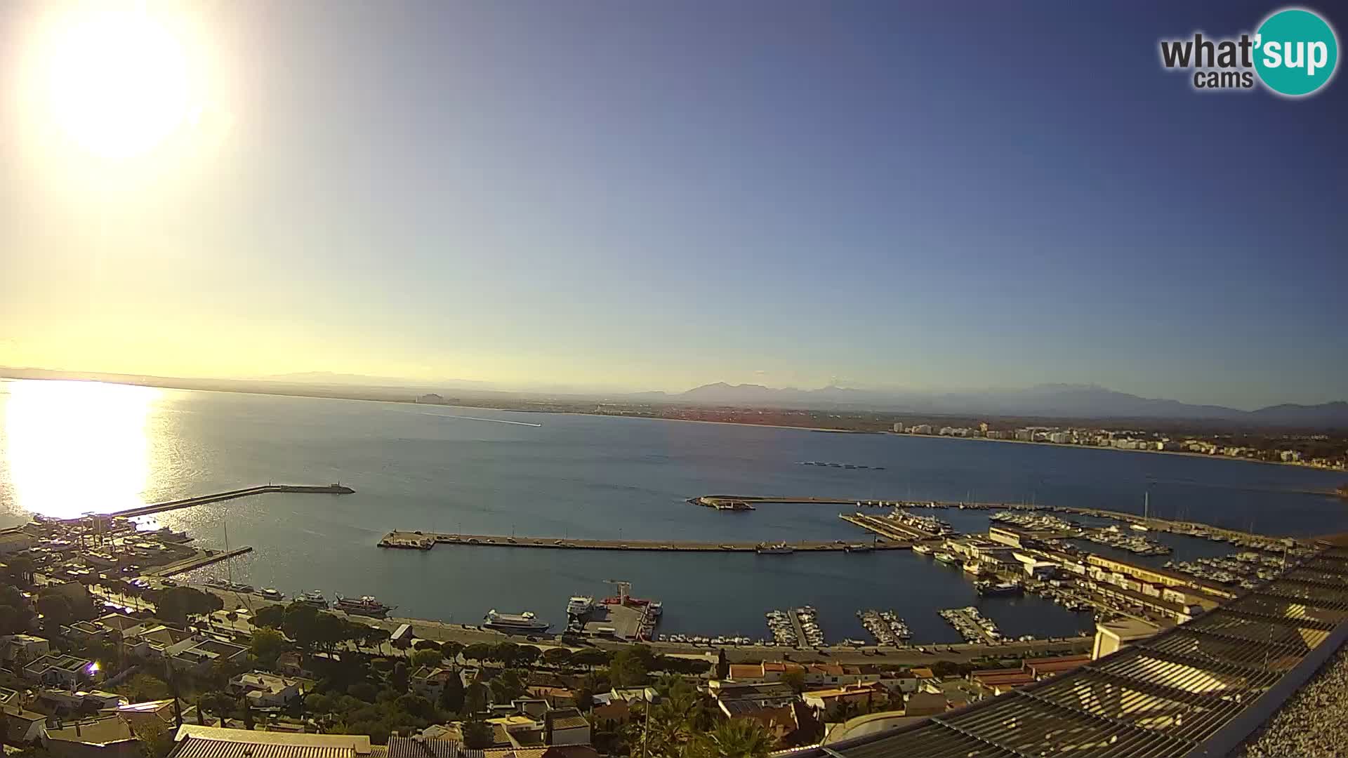 Livecam Hafen Roses –  Fischereihafen und die Bucht