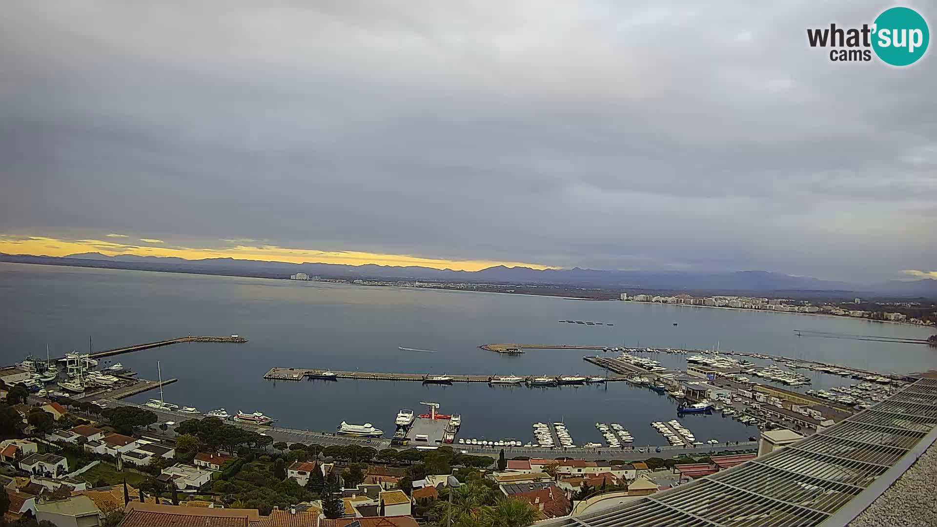 Roses – Porto di pesce e la baia