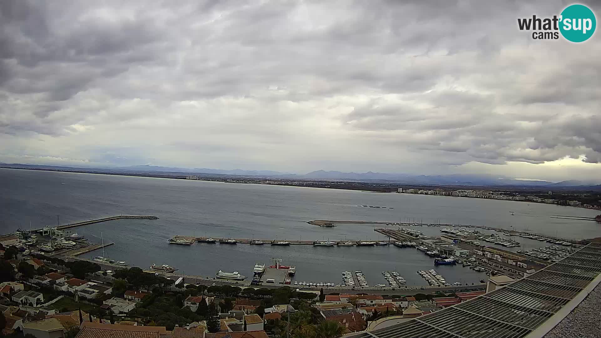 Livecam Hafen Roses – Fischereihafen und die Bucht