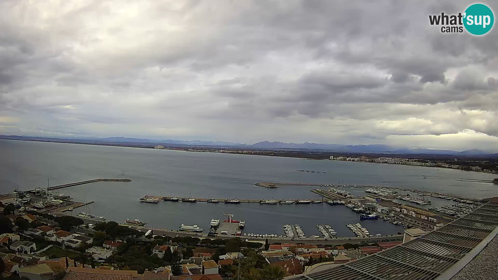 Livecam Hafen Roses –  Fischereihafen und die Bucht