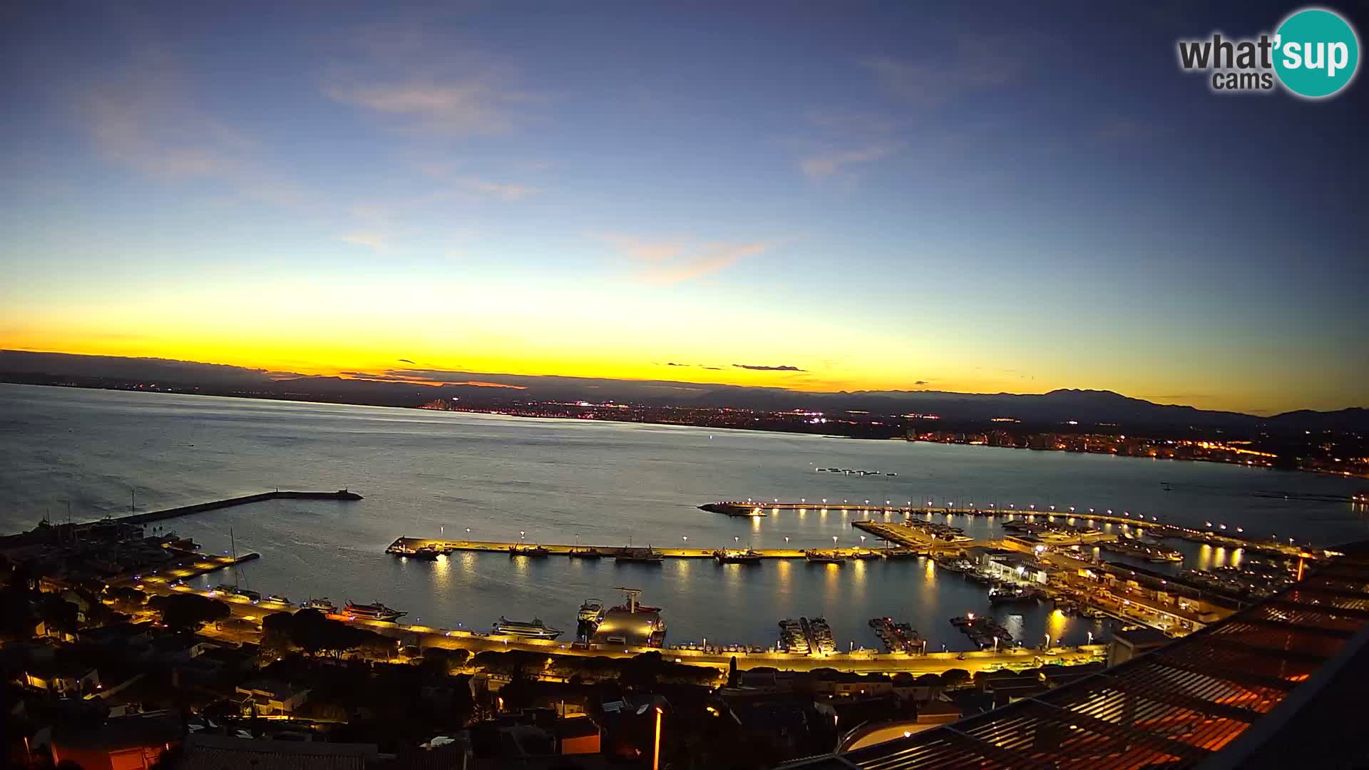 Roses – Puerto pesquero  y la bahía de Roses