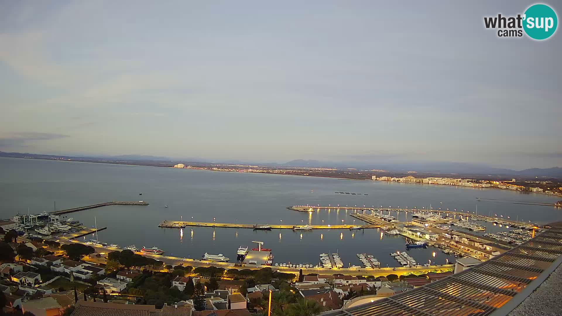 Roses – Puerto pesquero  y la bahía de Roses