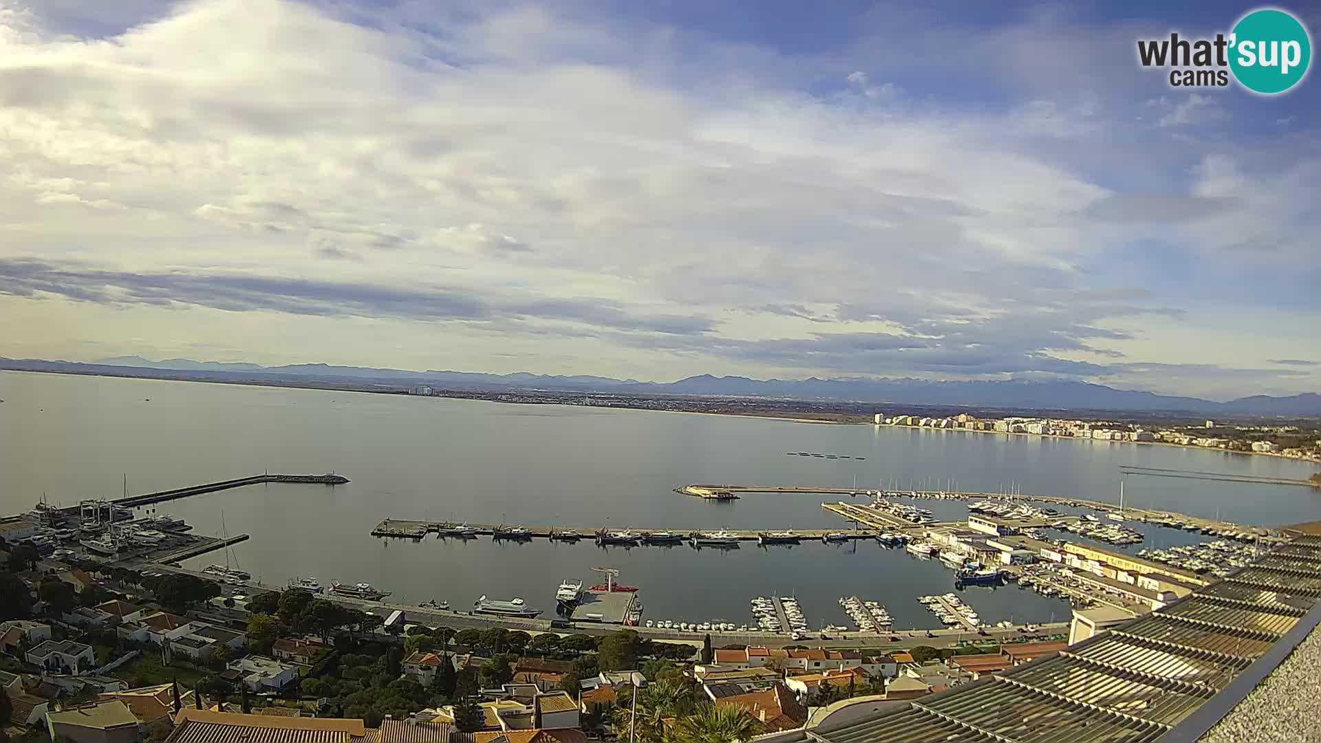 Livecam Hafen Roses –  Fischereihafen und die Bucht