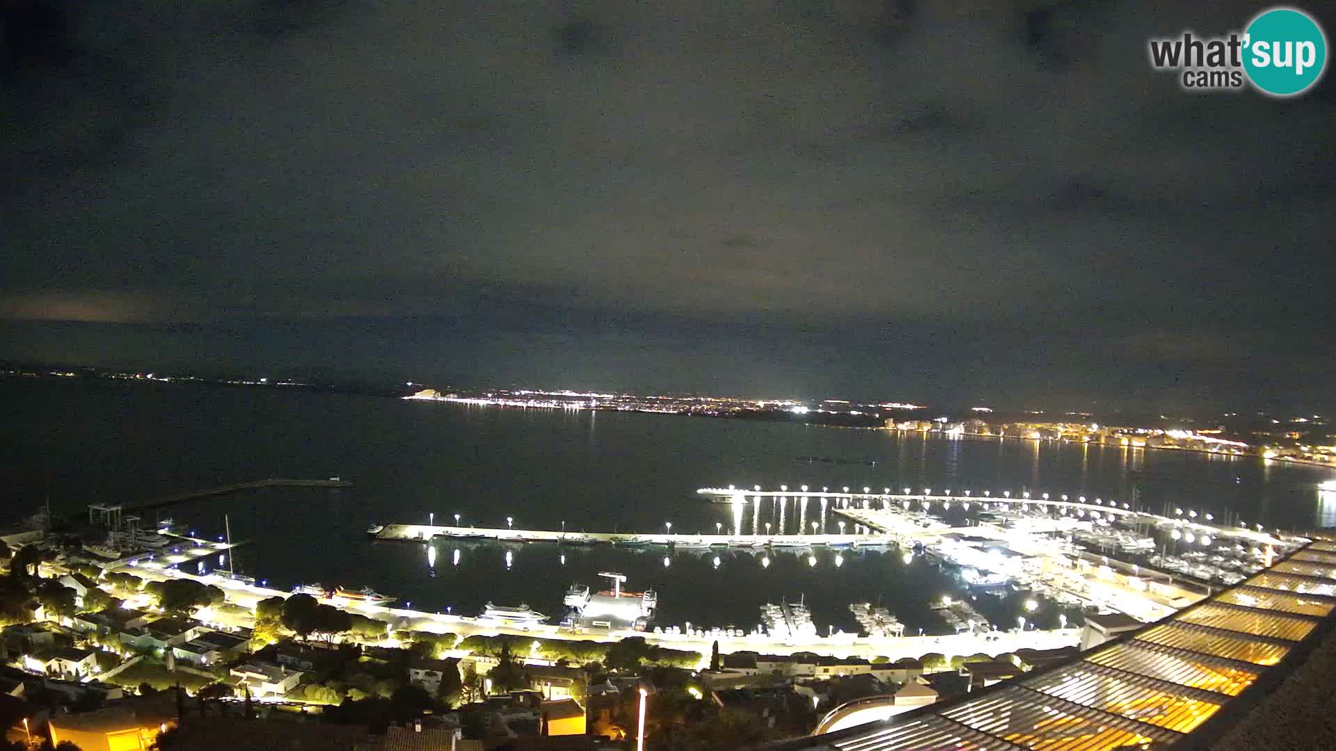 Roses – Puerto pesquero  y la bahía de Roses