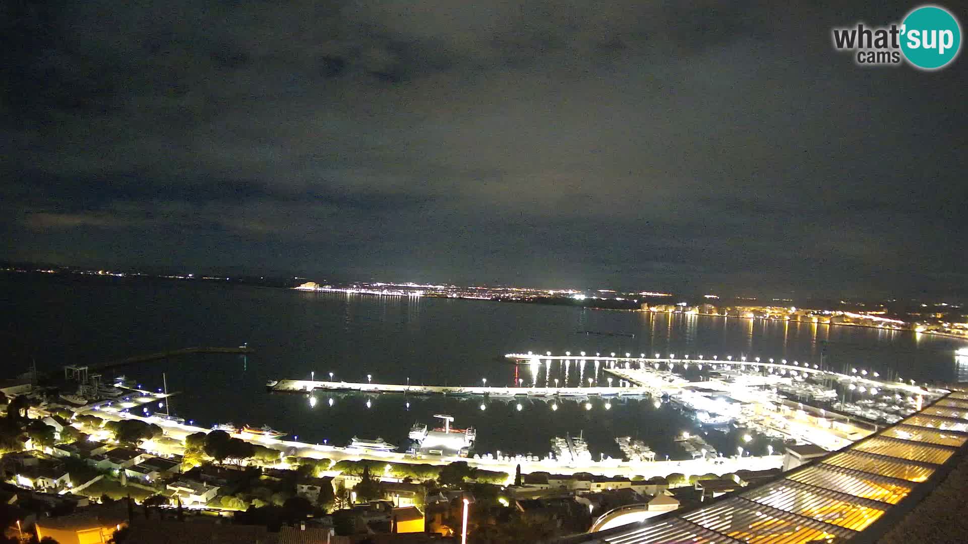 Livecam Hafen Roses –  Fischereihafen und die Bucht