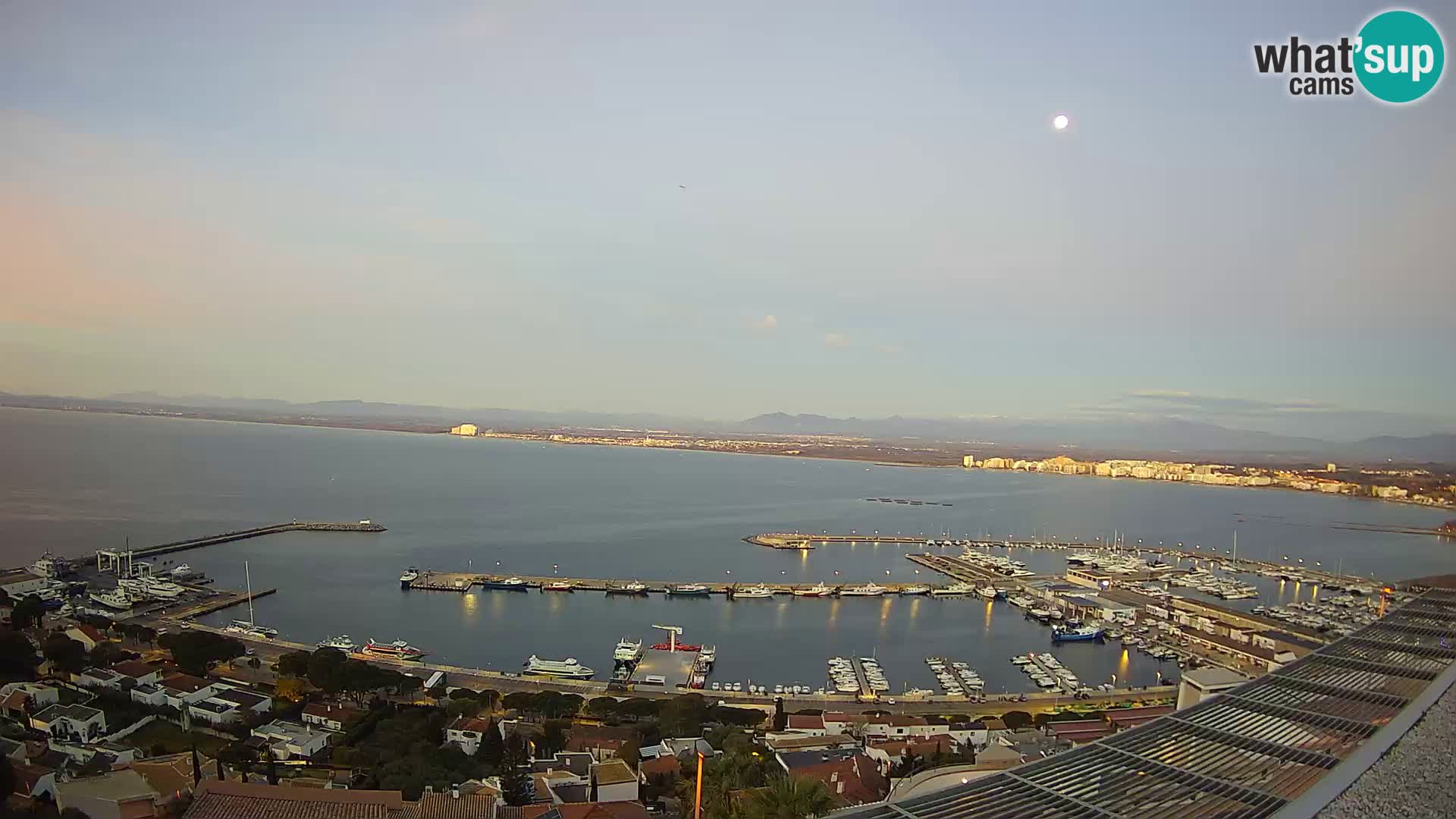 Roses – Puerto pesquero  y la bahía de Roses