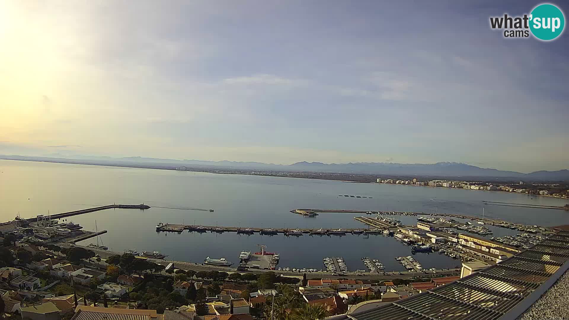 Roses – Puerto pesquero  y la bahía de Roses