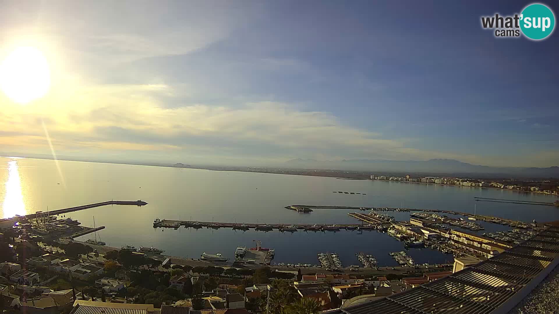 Livecam Hafen Roses –  Fischereihafen und die Bucht