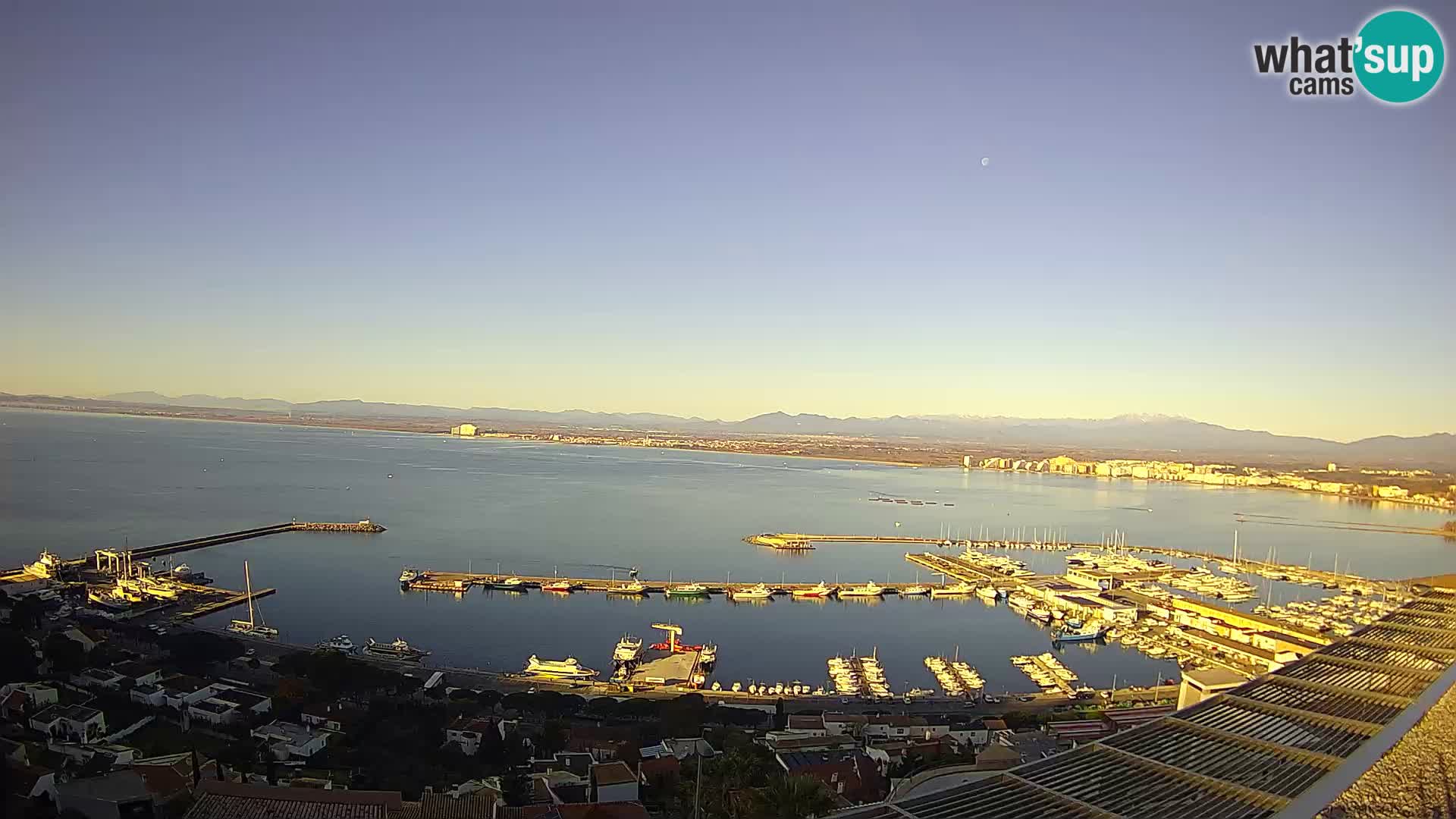 Livecam Hafen Roses –  Fischereihafen und die Bucht