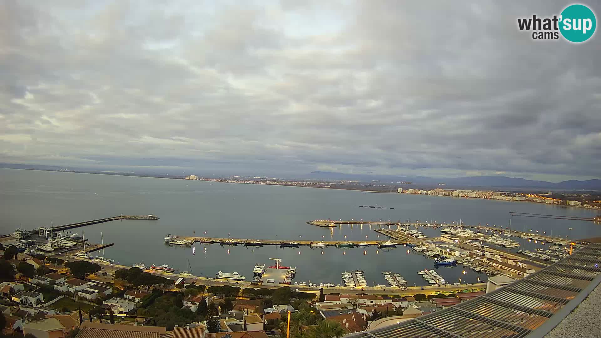 Livecam Hafen Roses –  Fischereihafen und die Bucht