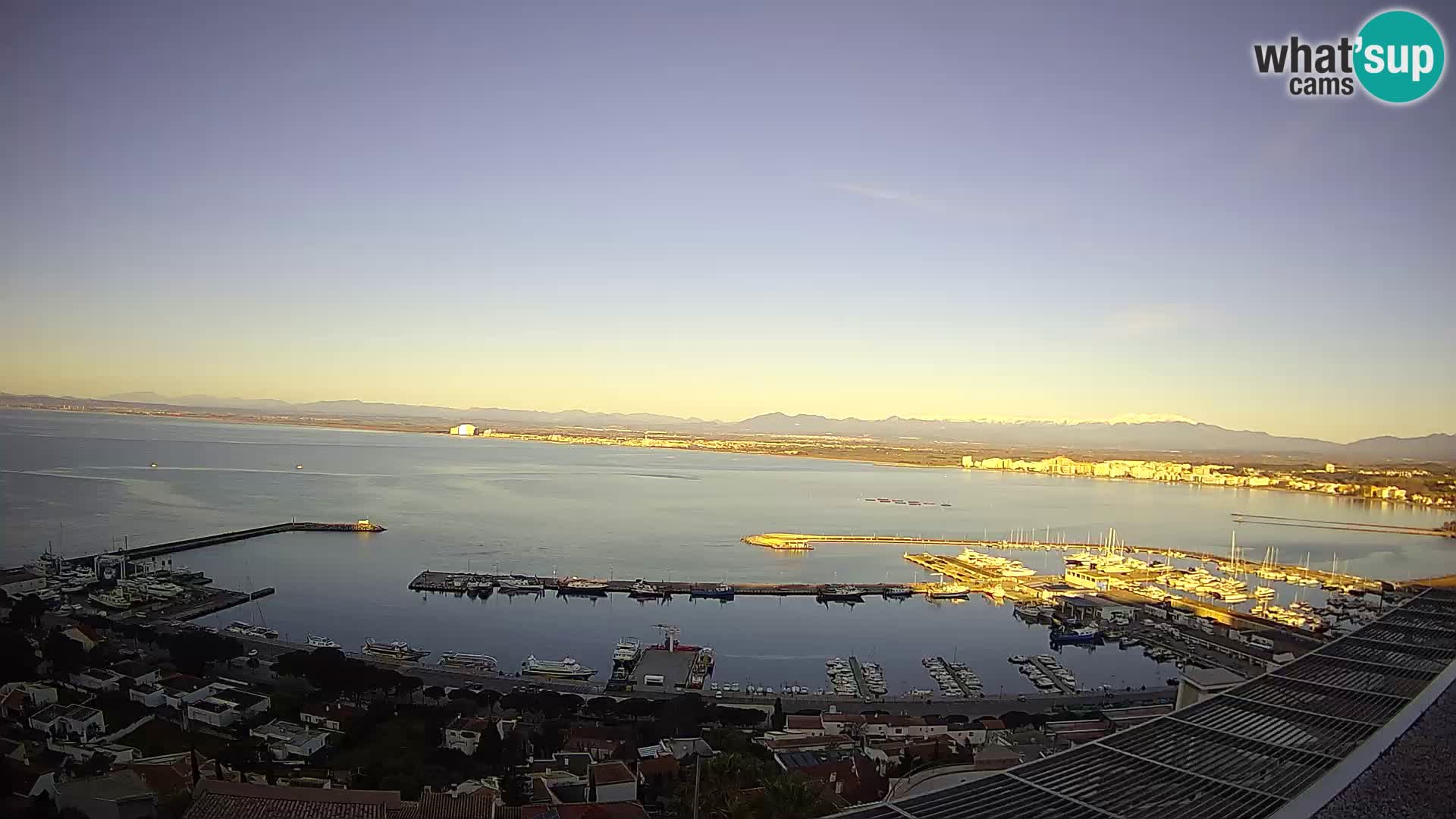 Roses – Puerto pesquero  y la bahía de Roses