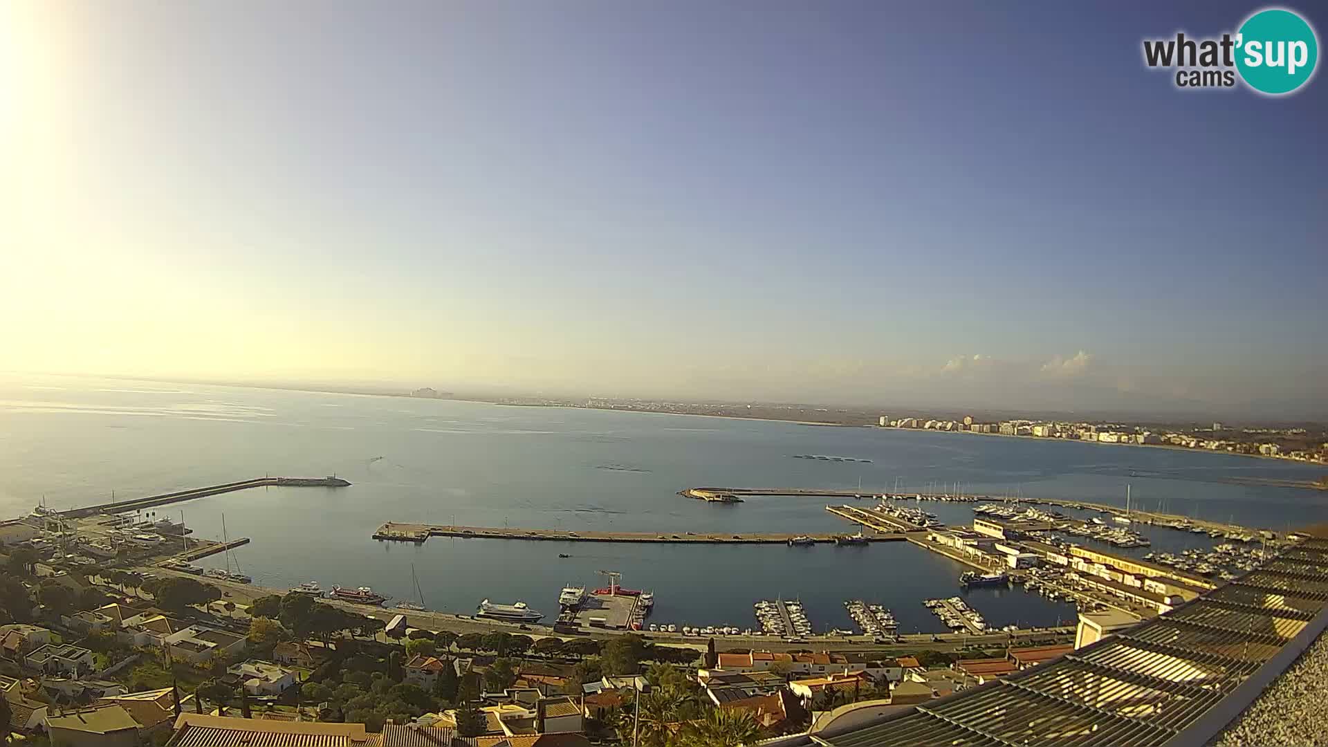 Livecam Hafen Roses –  Fischereihafen und die Bucht