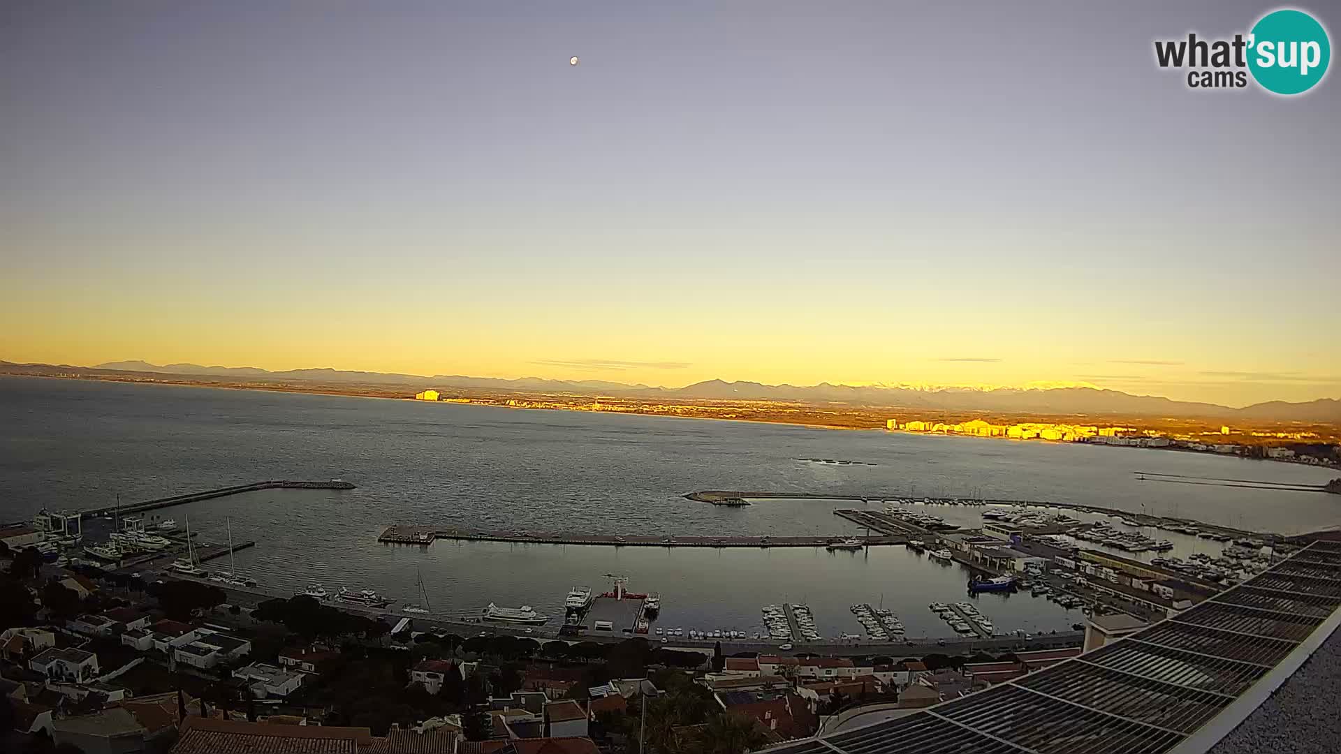 Roses – Puerto pesquero  y la bahía de Roses