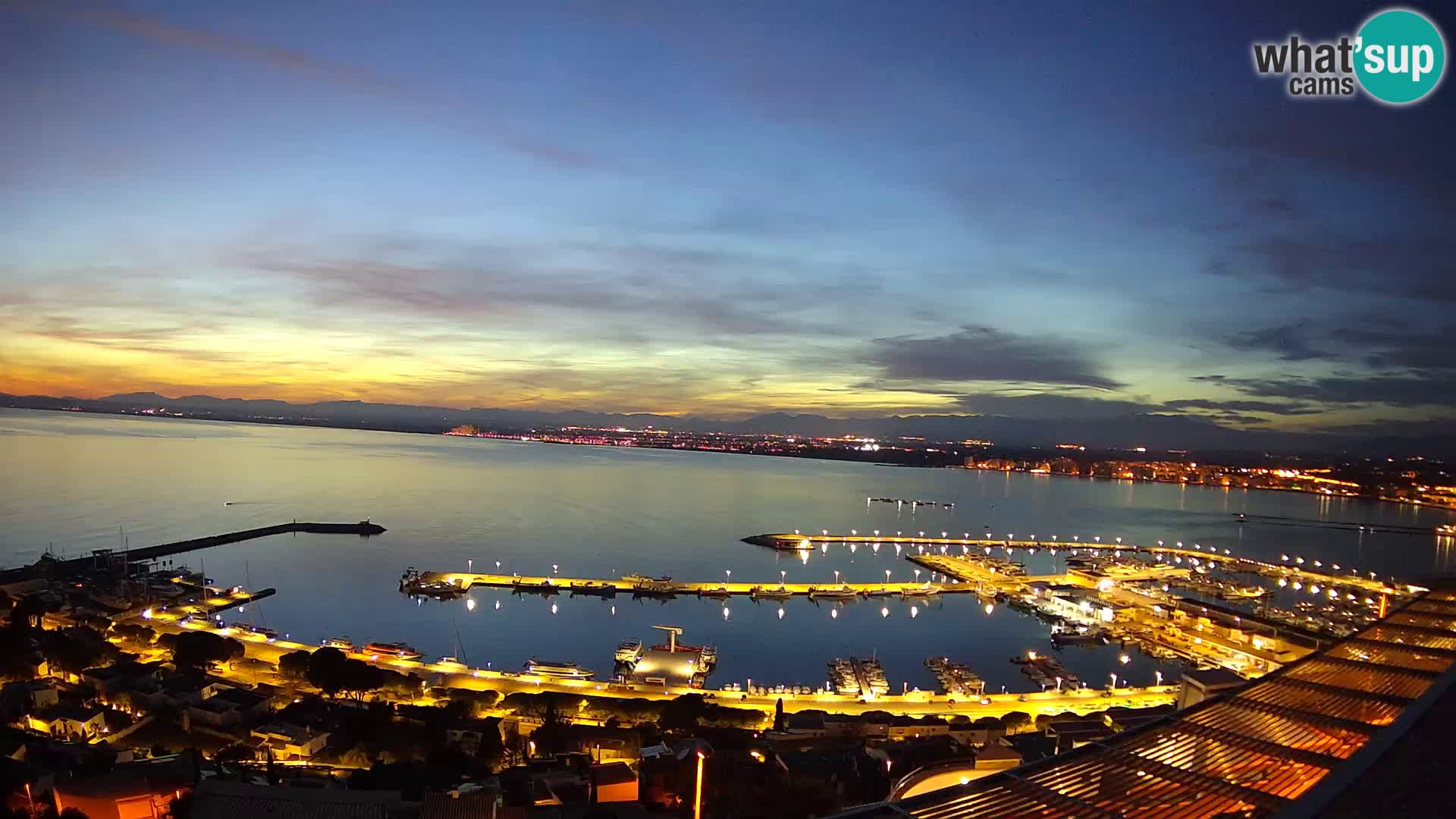 Livecam Hafen Roses –  Fischereihafen und die Bucht