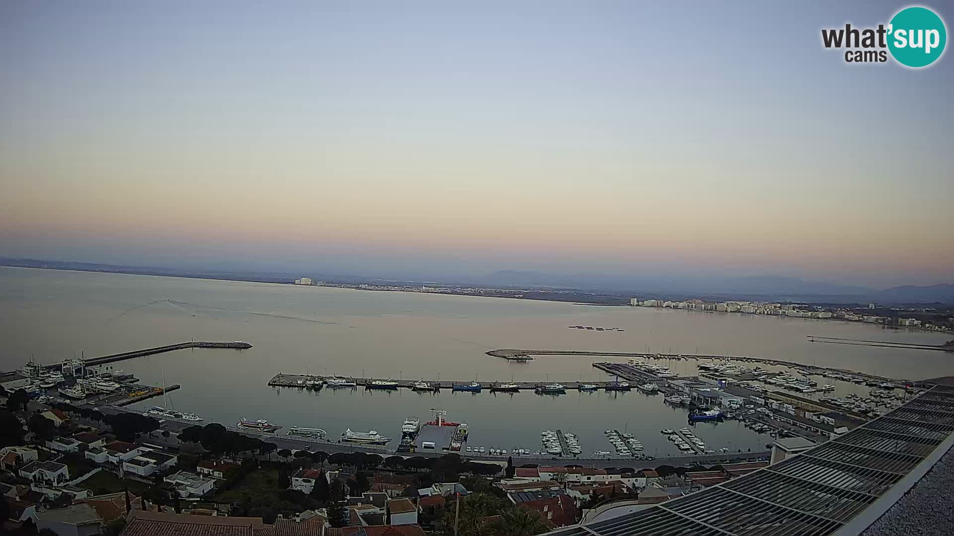 Livecam Hafen Roses –  Fischereihafen und die Bucht