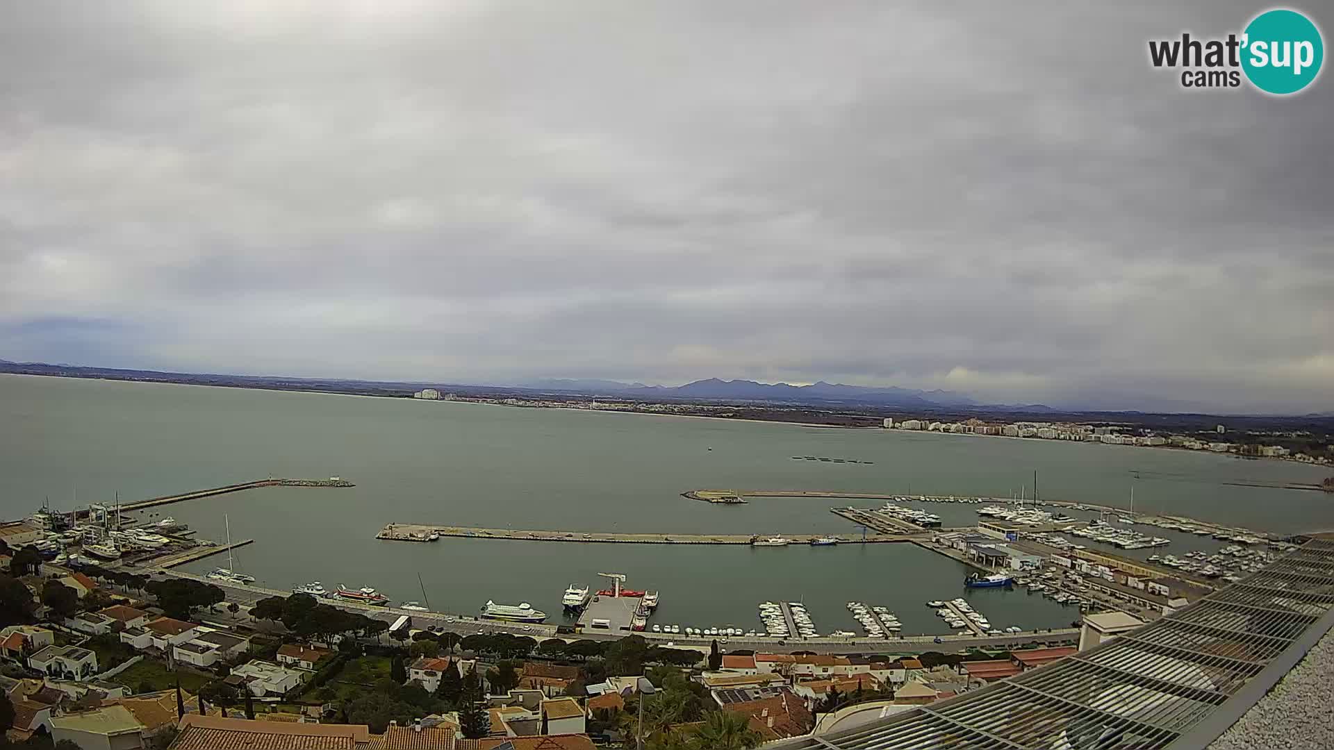 Roses – Puerto pesquero  y la bahía de Roses