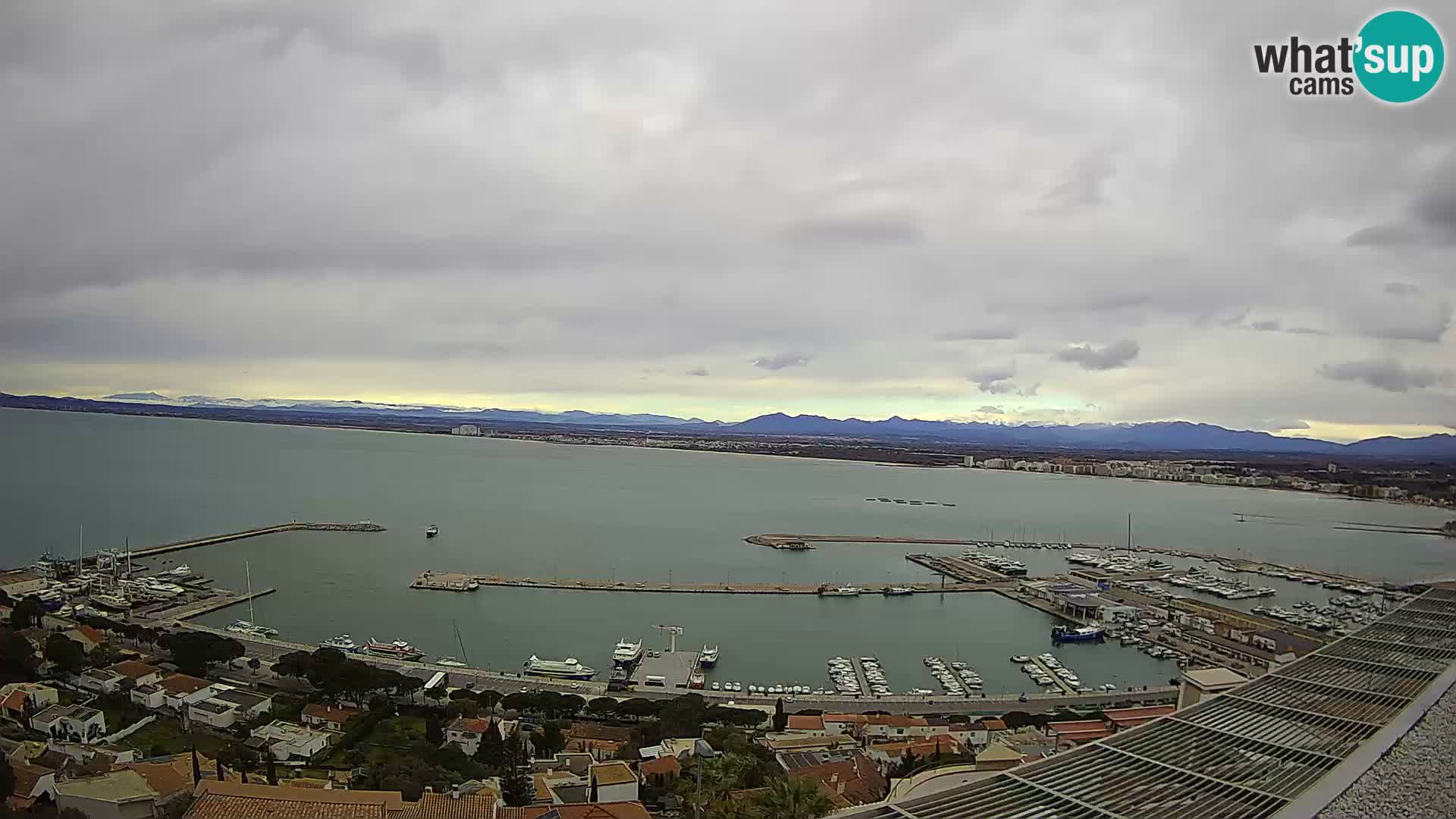 Roses – Puerto pesquero  y la bahía de Roses