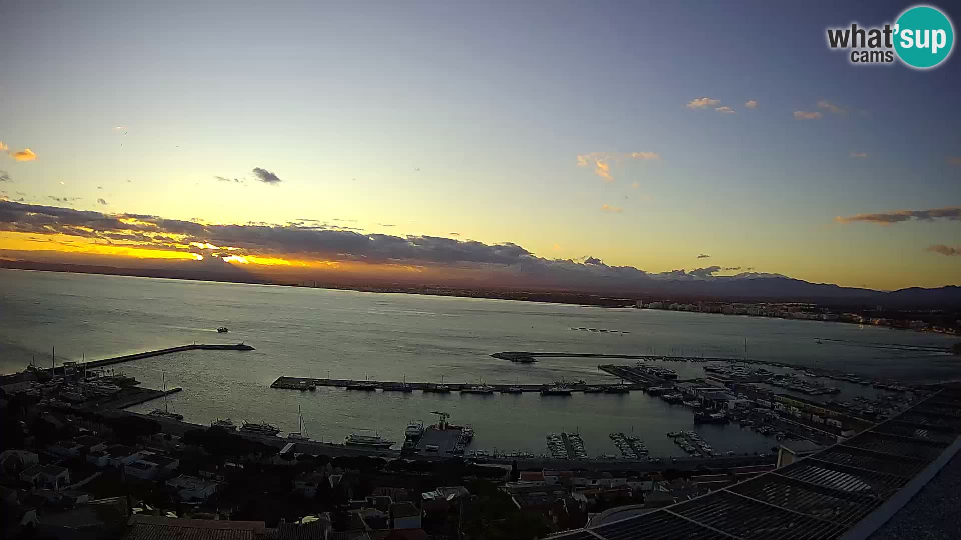 Livecam Hafen Roses –  Fischereihafen und die Bucht