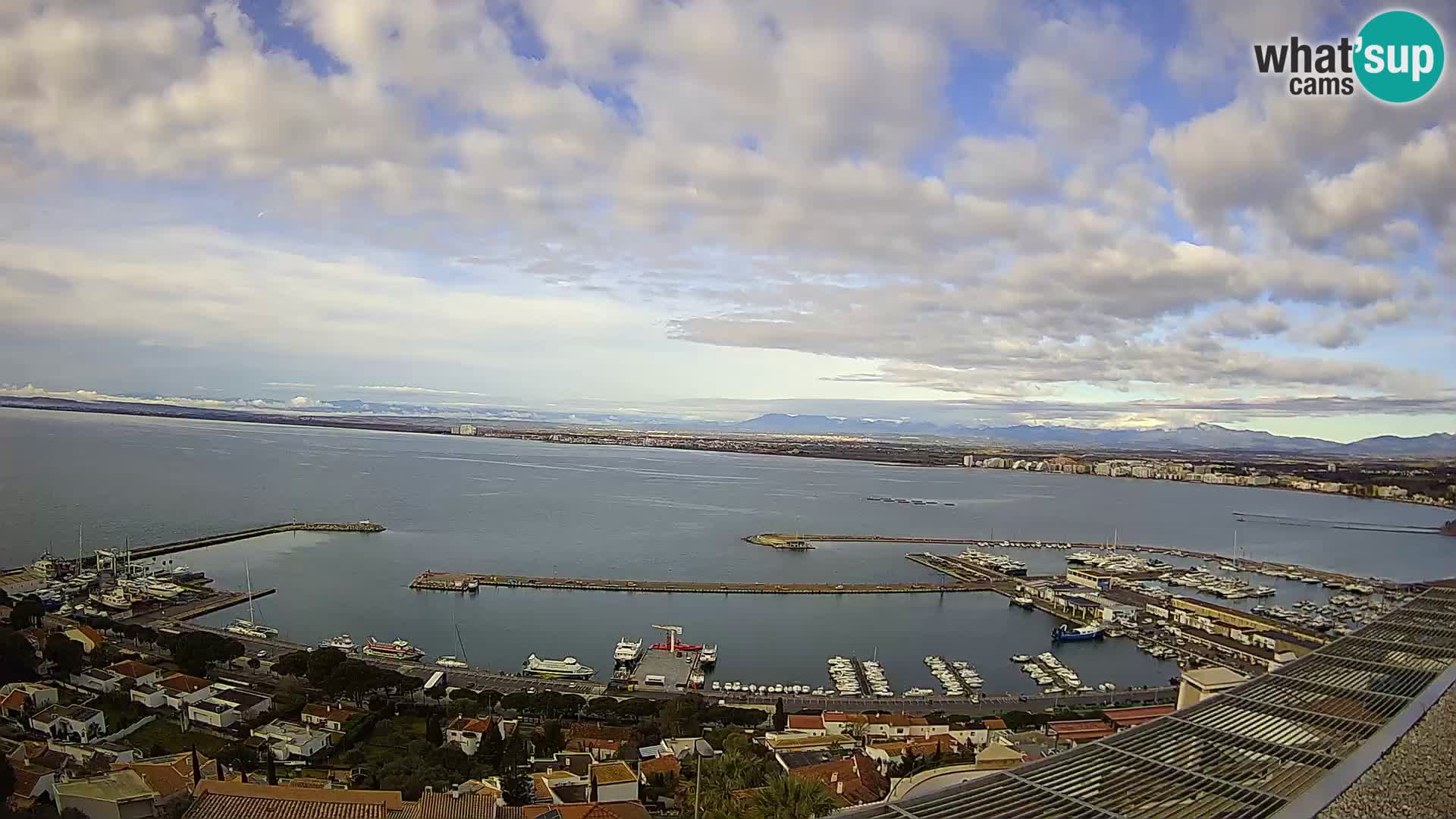 Roses – Puerto pesquero  y la bahía de Roses