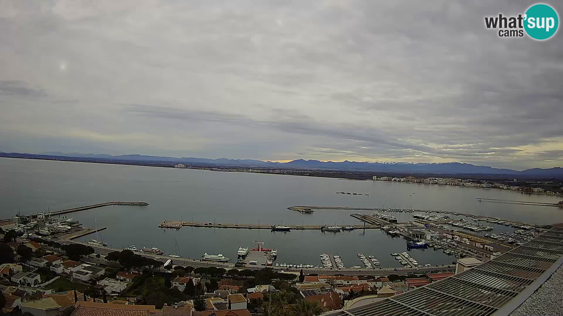 Roses –  Port de pêche  et la baie
