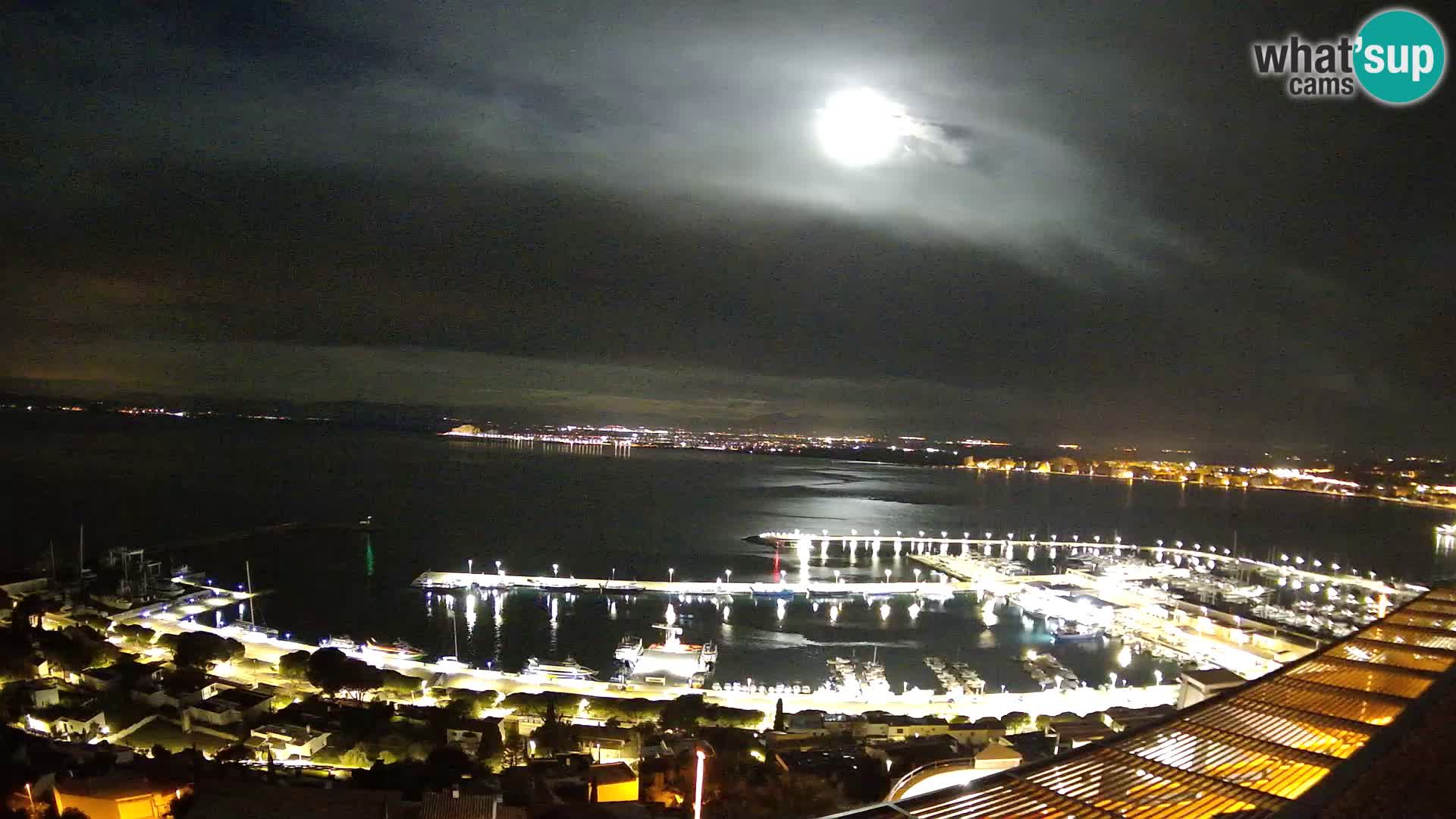 Livecam Hafen Roses –  Fischereihafen und die Bucht