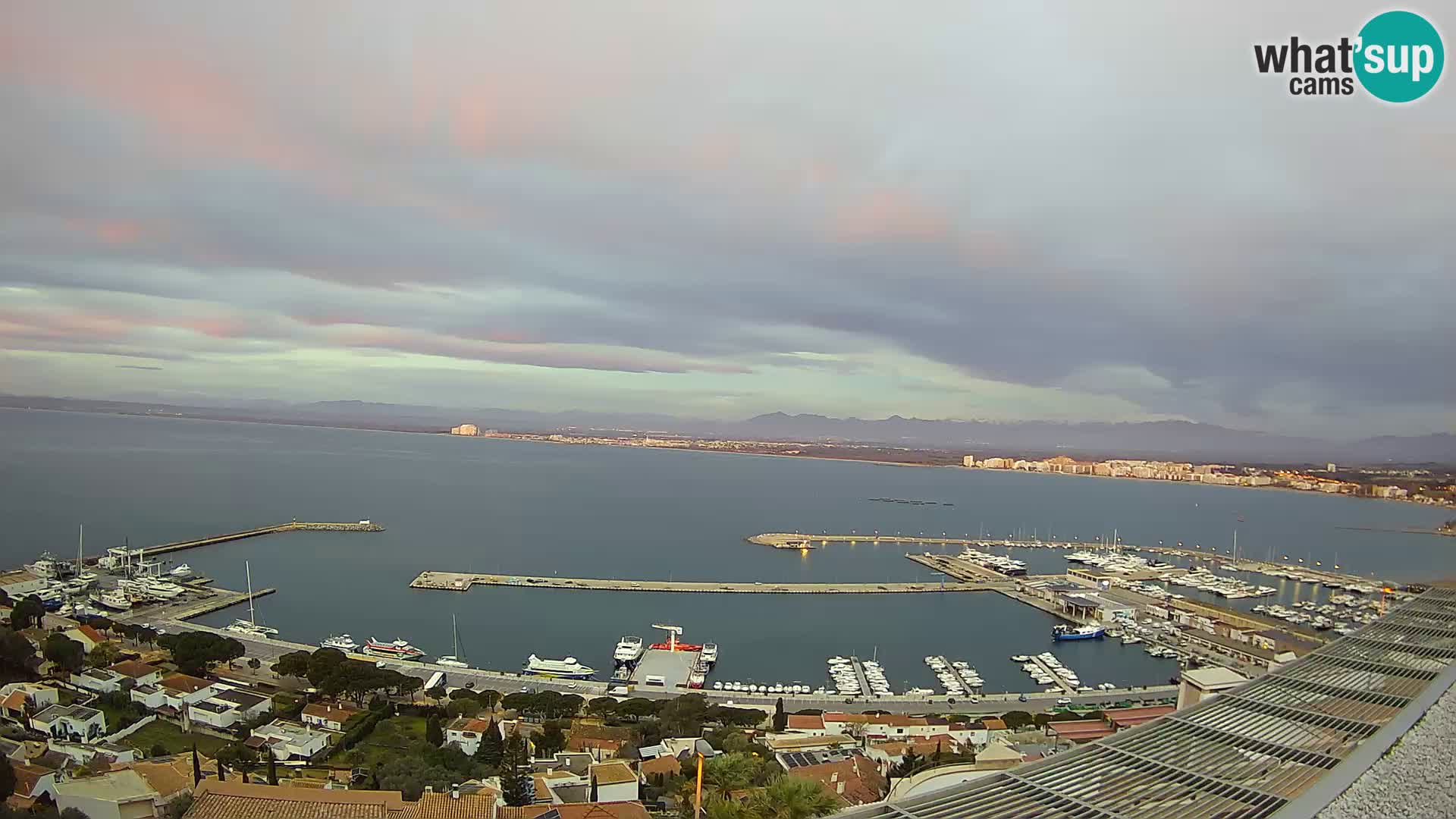 Roses – Puerto pesquero  y la bahía de Roses