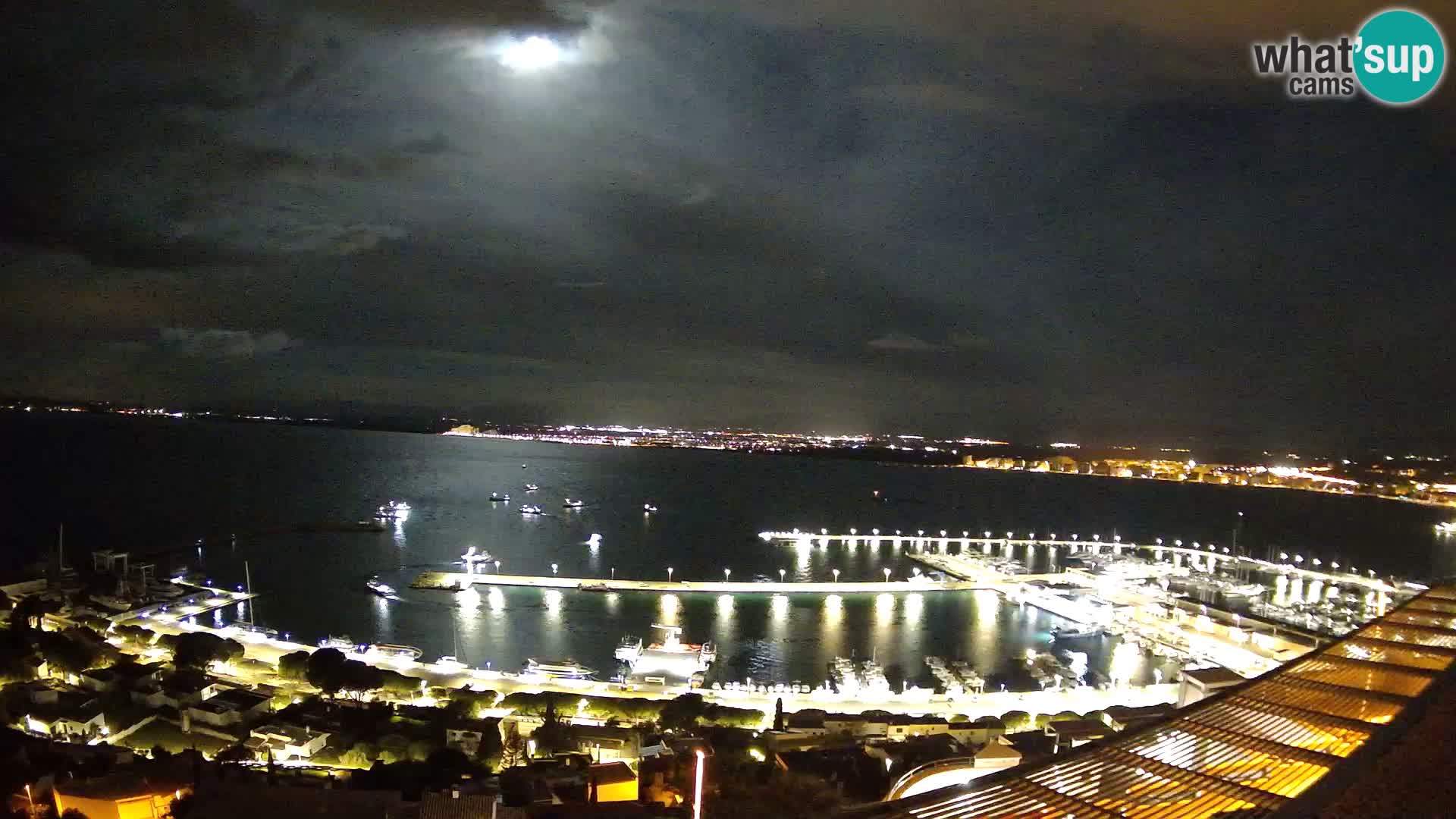 Roses – Puerto pesquero  y la bahía de Roses