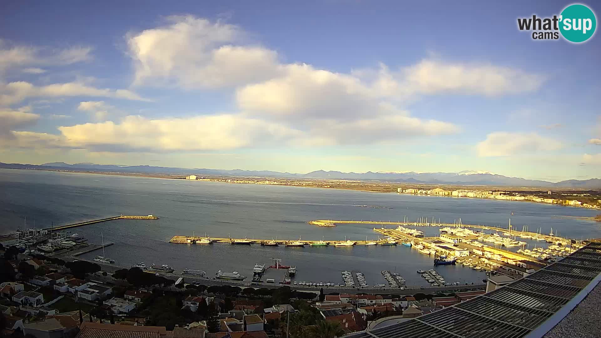 Roses – Puerto pesquero  y la bahía de Roses