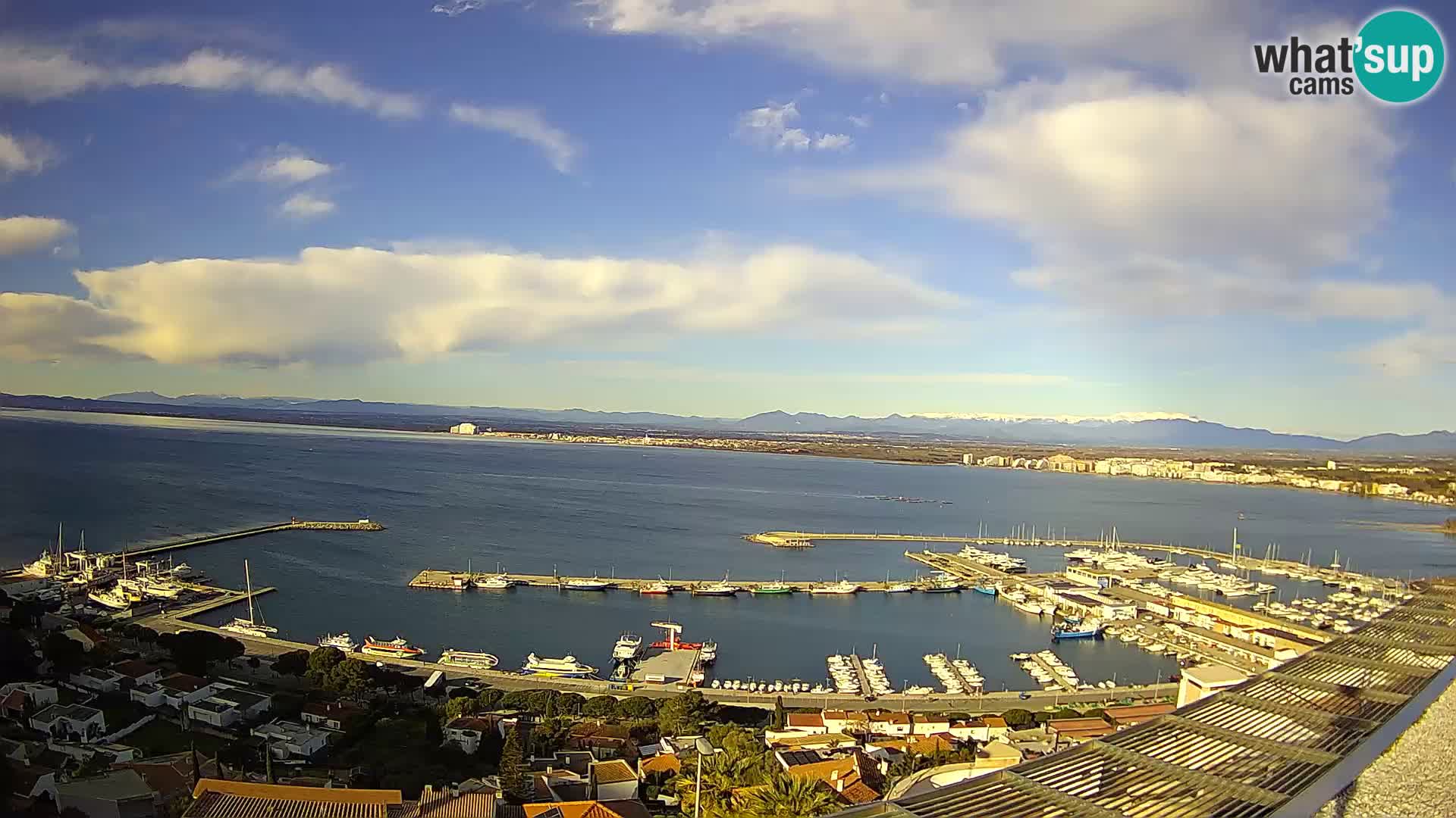 Livecam Hafen Roses –  Fischereihafen und die Bucht