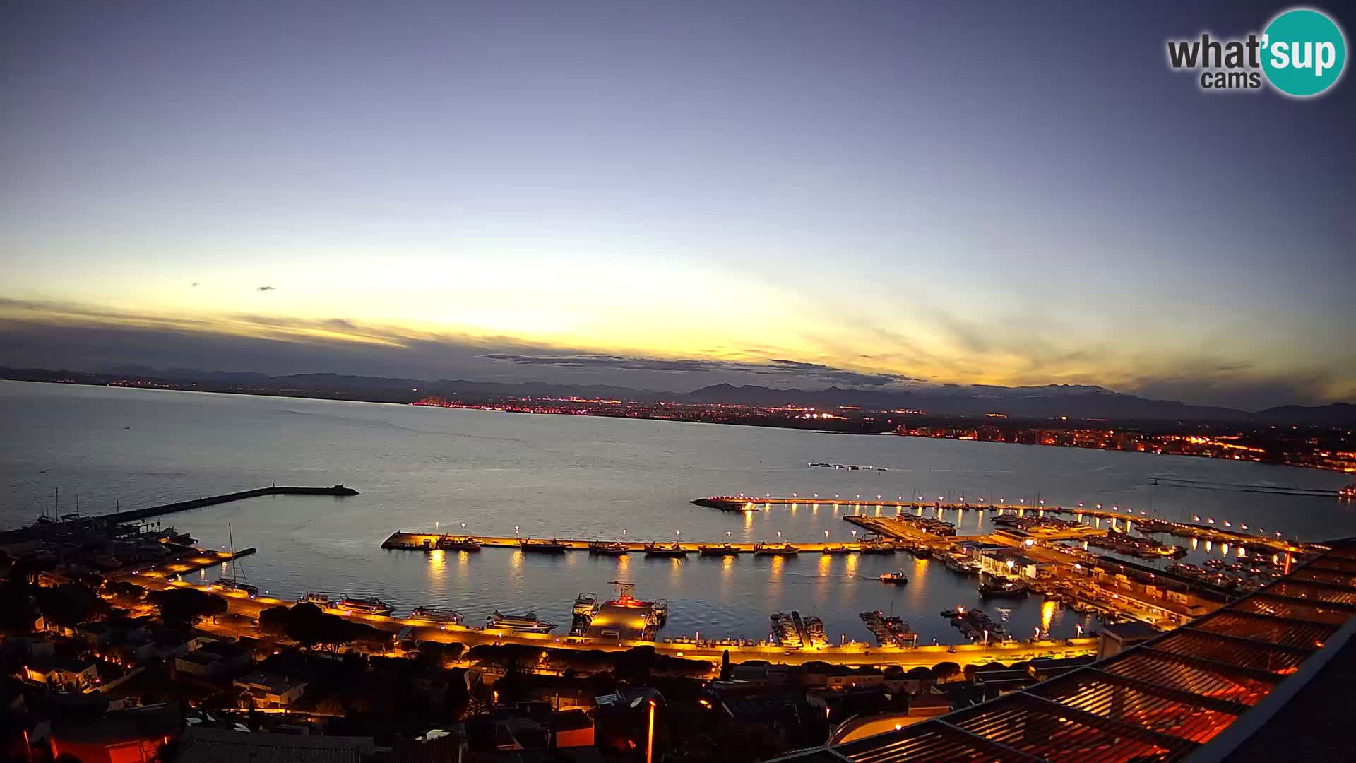 Livecam Hafen Roses –  Fischereihafen und die Bucht