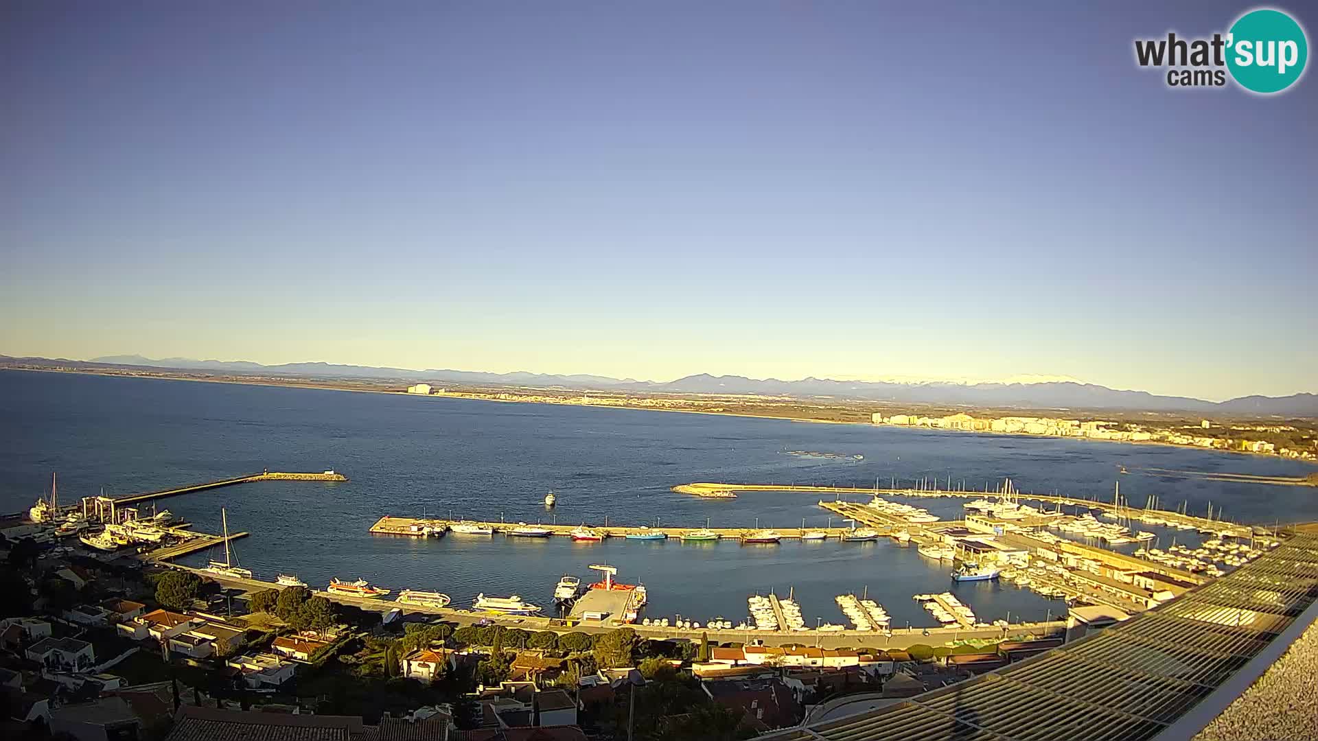 Roses – Puerto pesquero  y la bahía de Roses