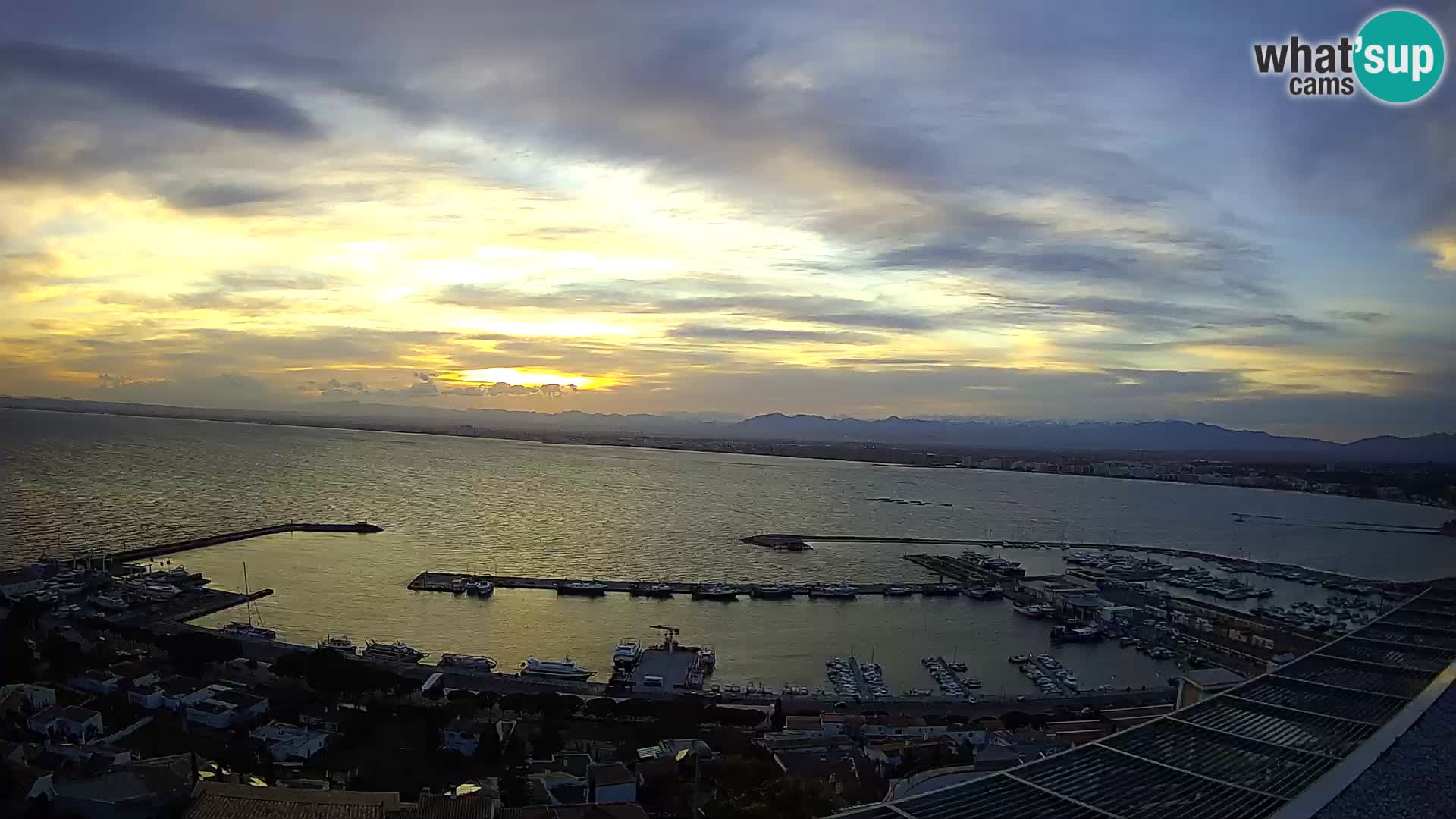 Livecam Hafen Roses –  Fischereihafen und die Bucht