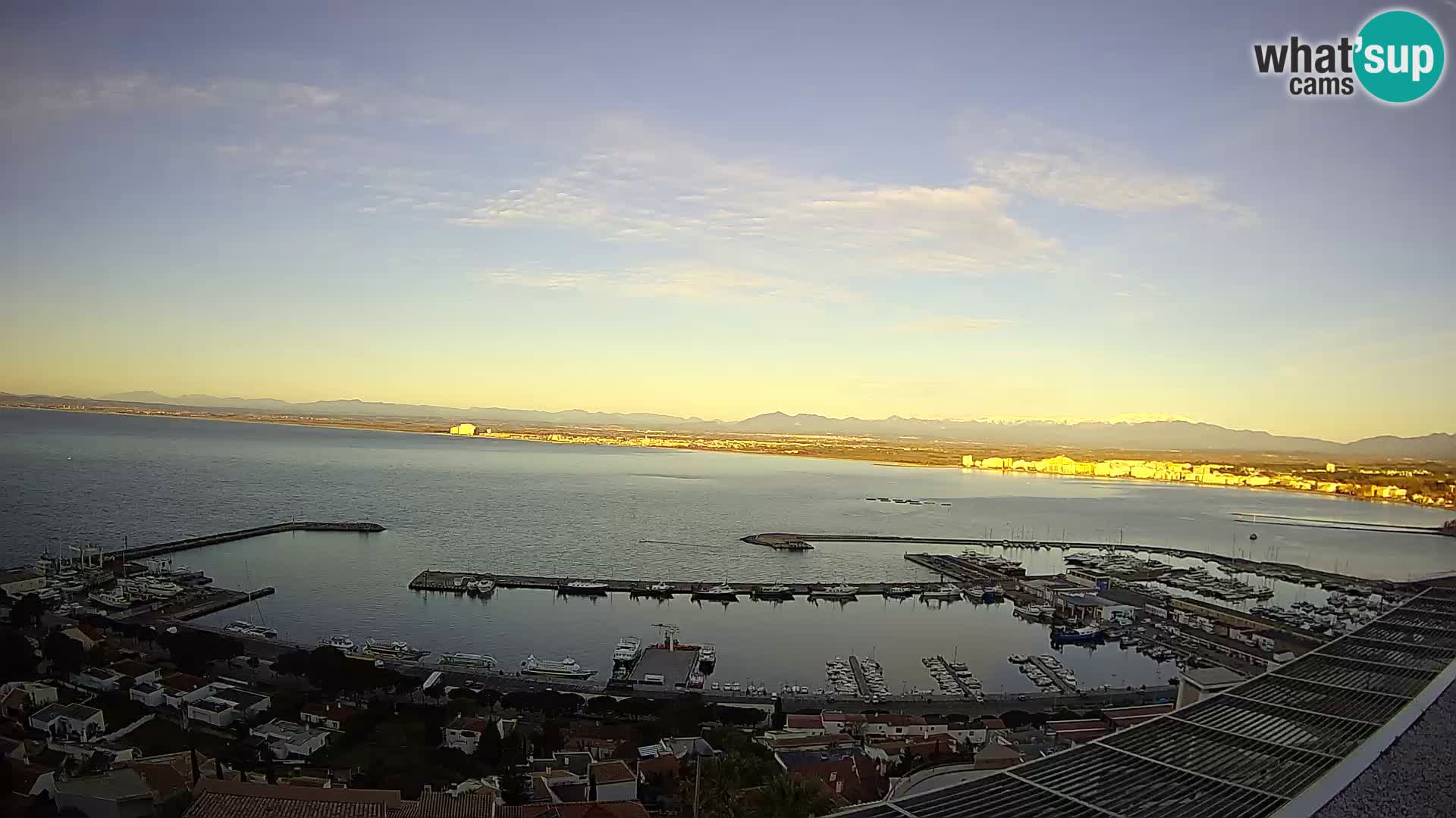 Livecam Hafen Roses –  Fischereihafen und die Bucht