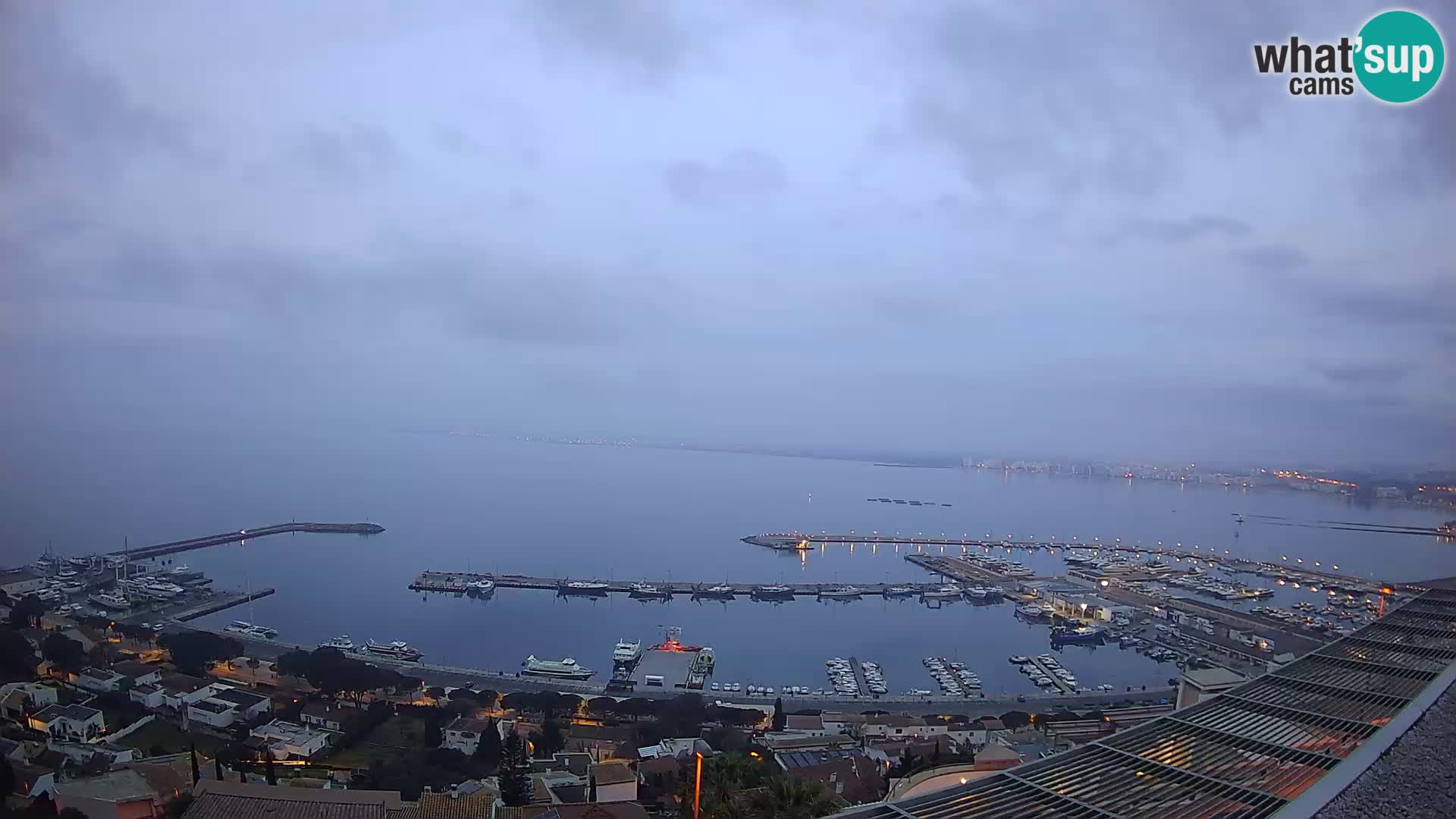 Livecam Hafen Roses –  Fischereihafen und die Bucht