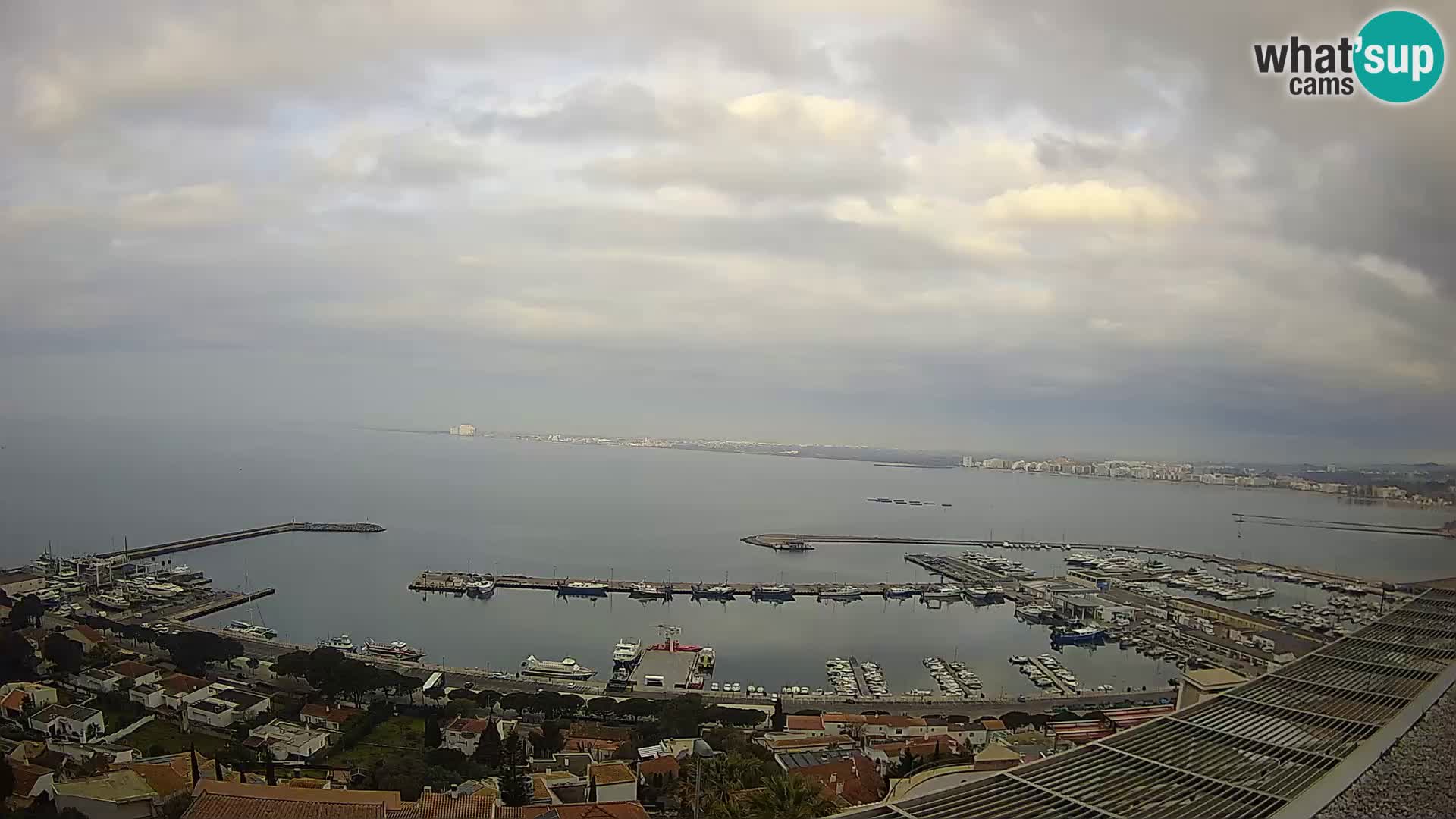 Livecam Hafen Roses –  Fischereihafen und die Bucht